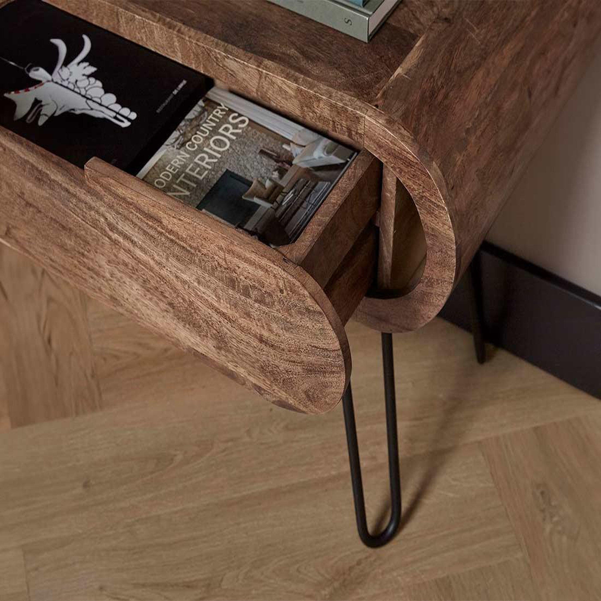 Voir la diapositive 6 : LISA DESIGN Kampur - meuble tv - bois massif de manguier - 135 cm