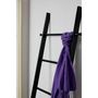 Voir la diapositive 2 : Wenko Echelle porte-serviette design bambou Suri - L. 43 x H. 170 cm - Noir