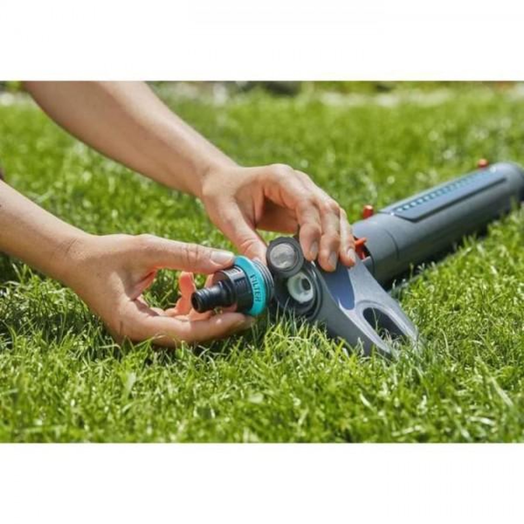Voir la diapositive 3 : Gardena Arroseur  oscillant AquaZoom S - GARDENA - Surface 150m² - Portée 15m max - Résistant UV et gel - Garantie 5 ans