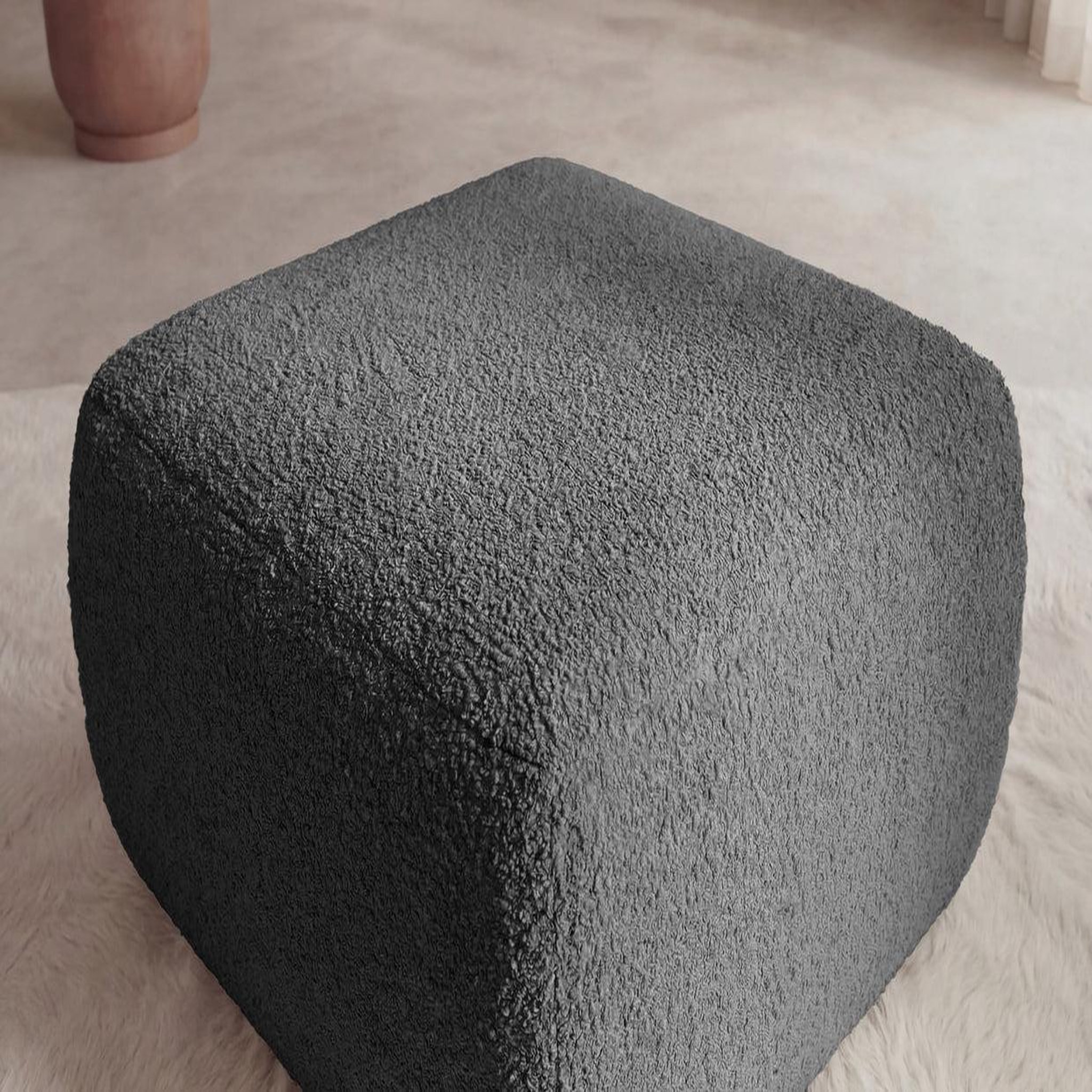 Voir la diapositive 3 : CASANOVA PARIS Ariel - pouf en tissu bouclette 80x80x40