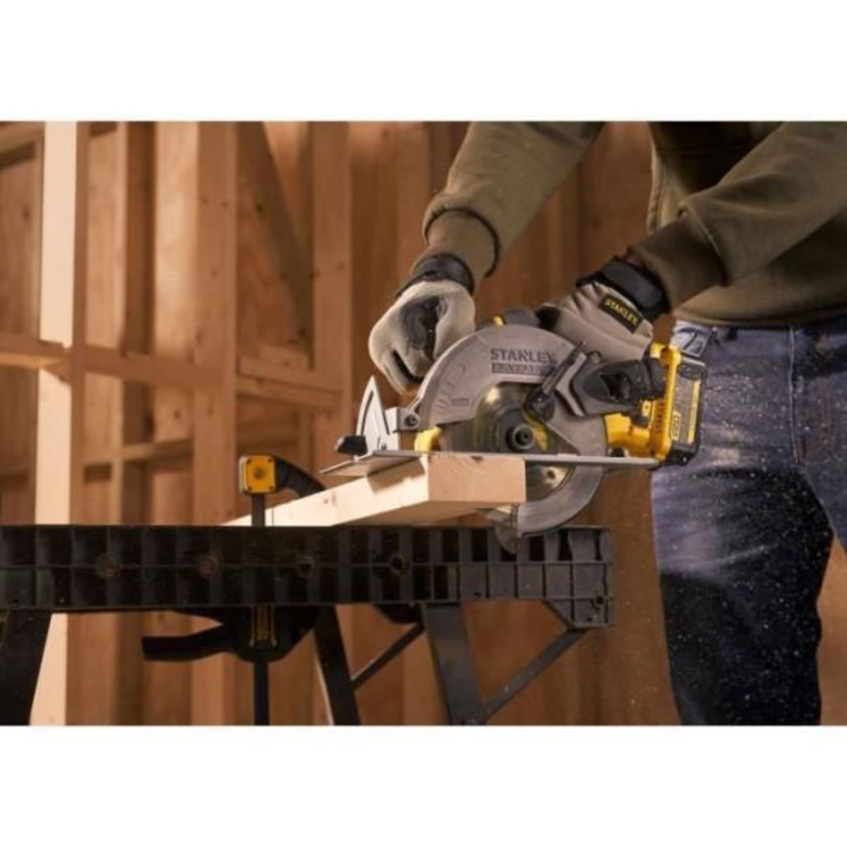 Stanley Scie Circulaire - STANLEY FATMAX V20 - SFMCS500B-XJ - 165 mm - Lithium 18V - Sans Batterie