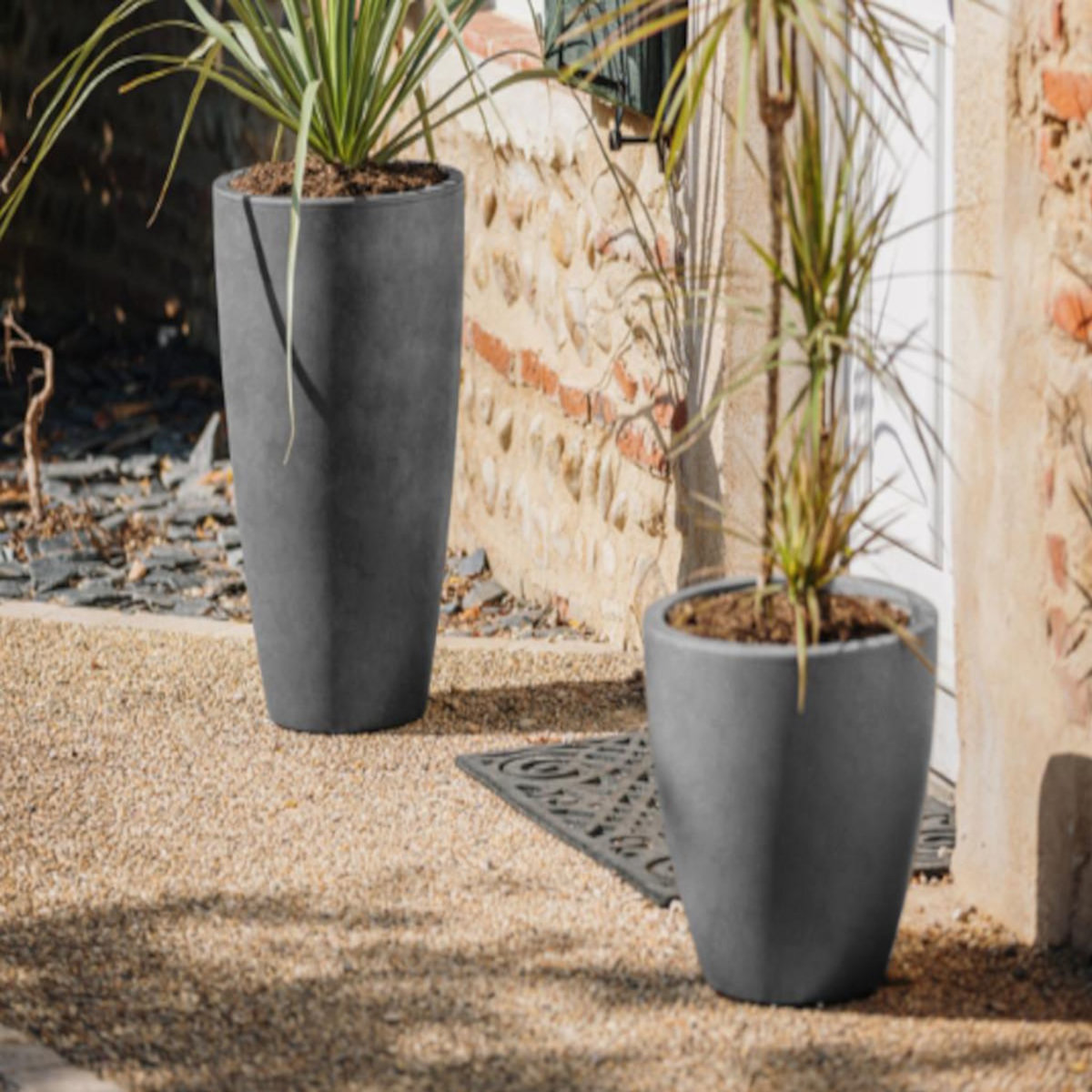 Eda Pot de fleurs conique Basalt Up - Ø 38 x 35 cm - 27 L - Gris anthracite - Eda