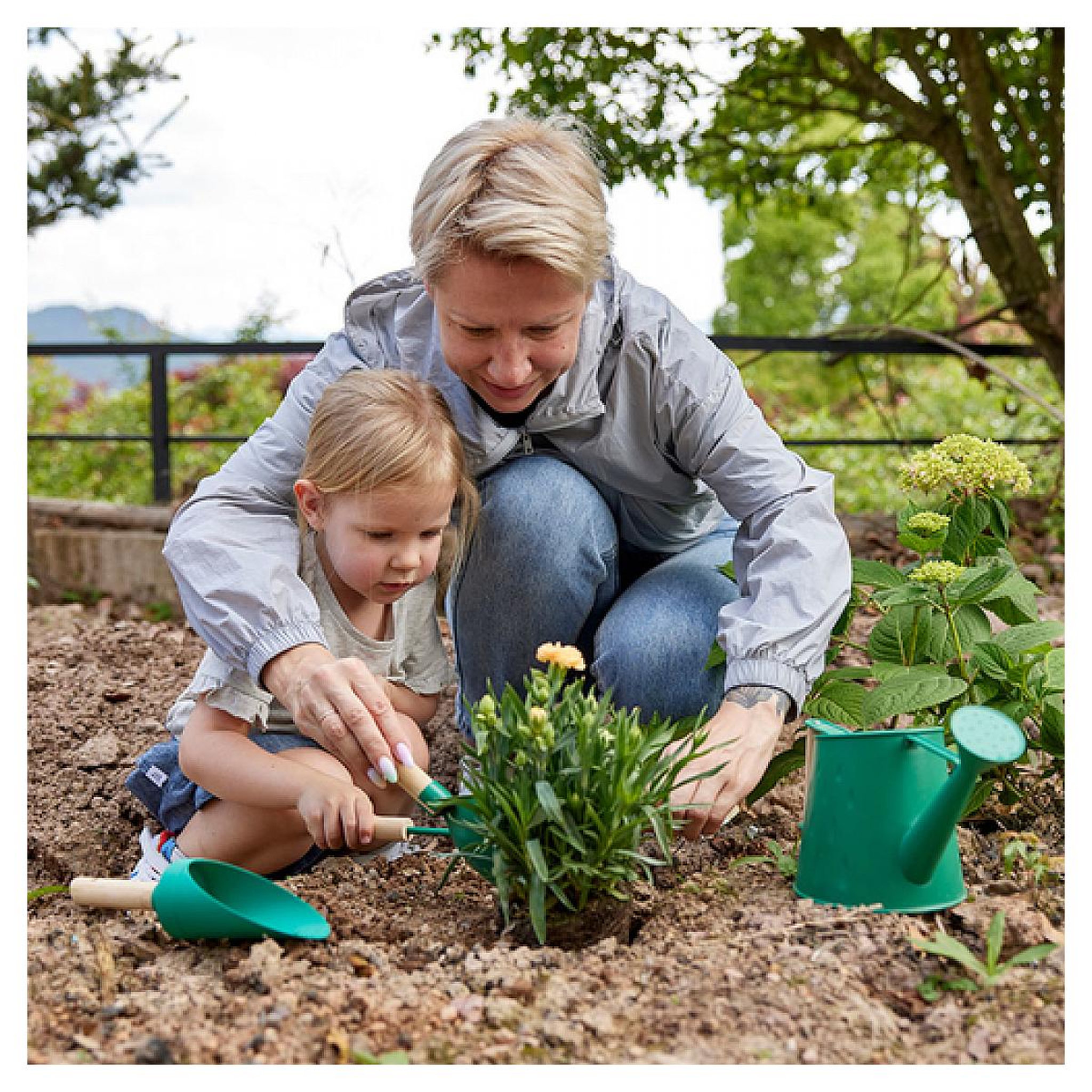 Voir la diapositive 4 : Hape Set de jardinage - Garrdening tool set