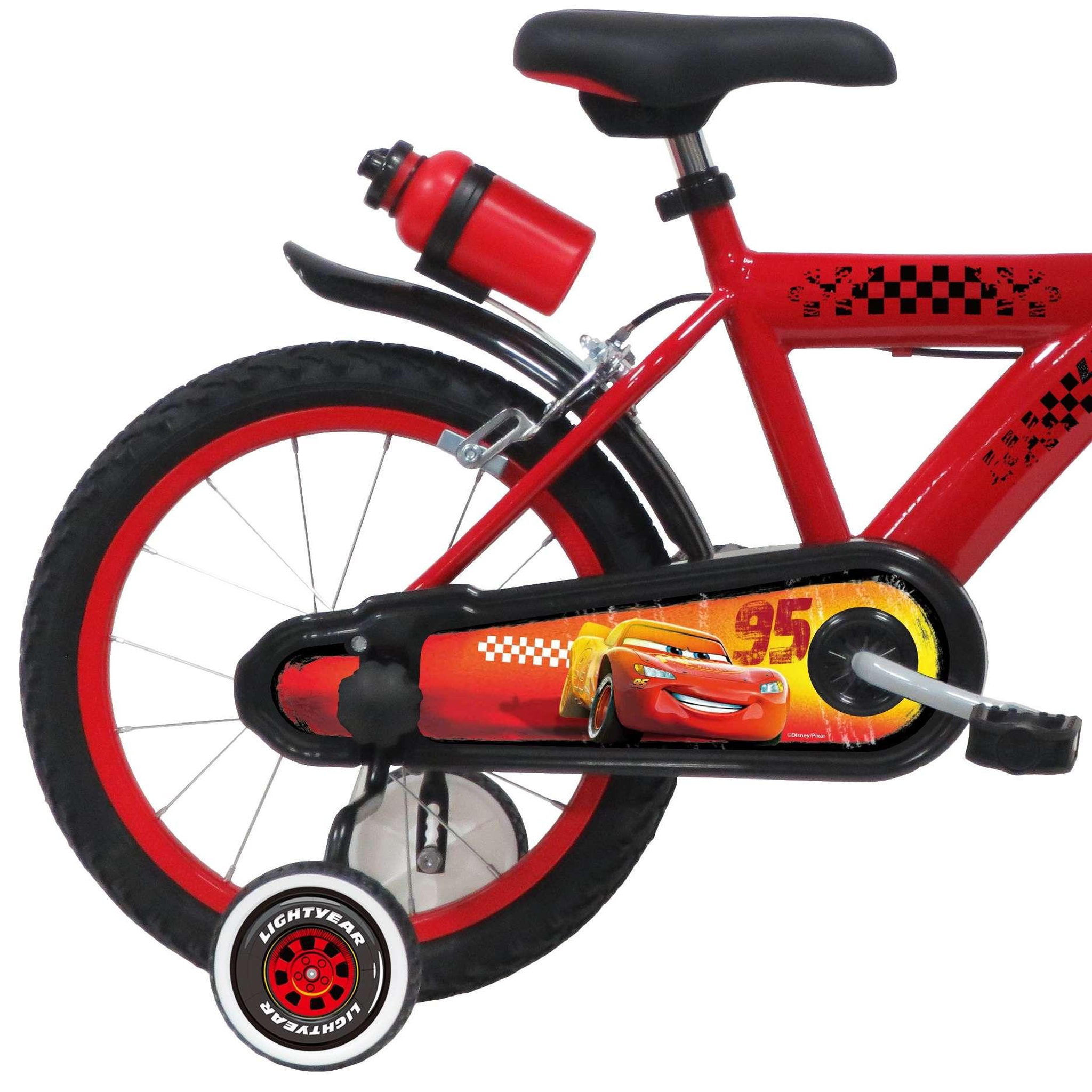 Voir la diapositive 2 : Disney Cars Vélo enfant - Modèle 16'' Cars de Disney  pour enfant de 105/120 cm avec stabilisateurs - Plaque décorative avant - Porte bidon - 2 freins