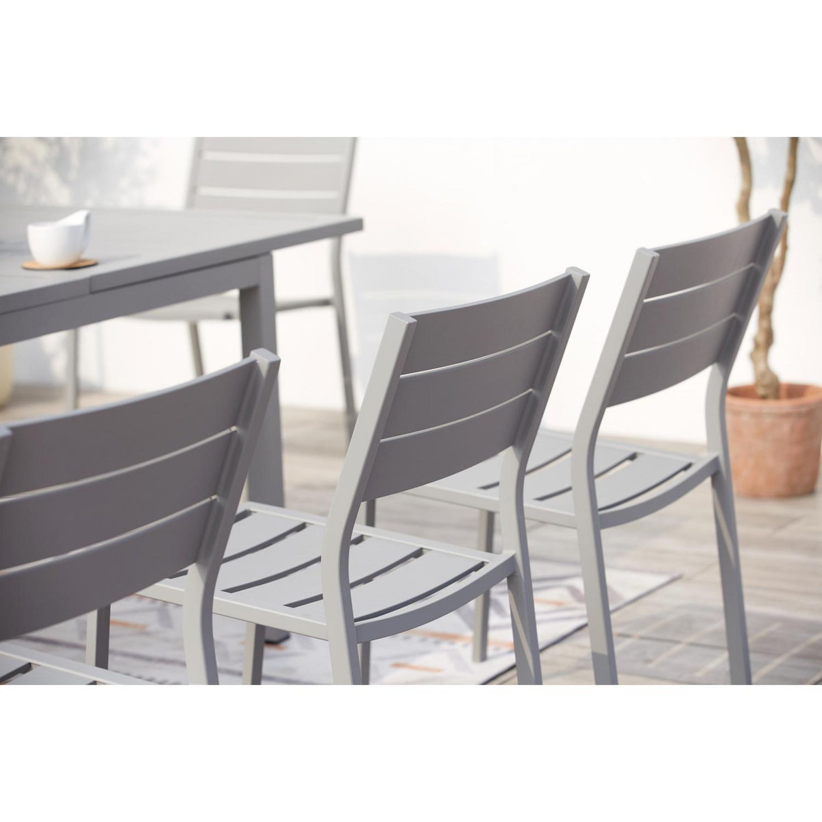 CONCEPT USINE Table de jardin extensible 6 chaises et 2 fauteuils en alu MEZZANE