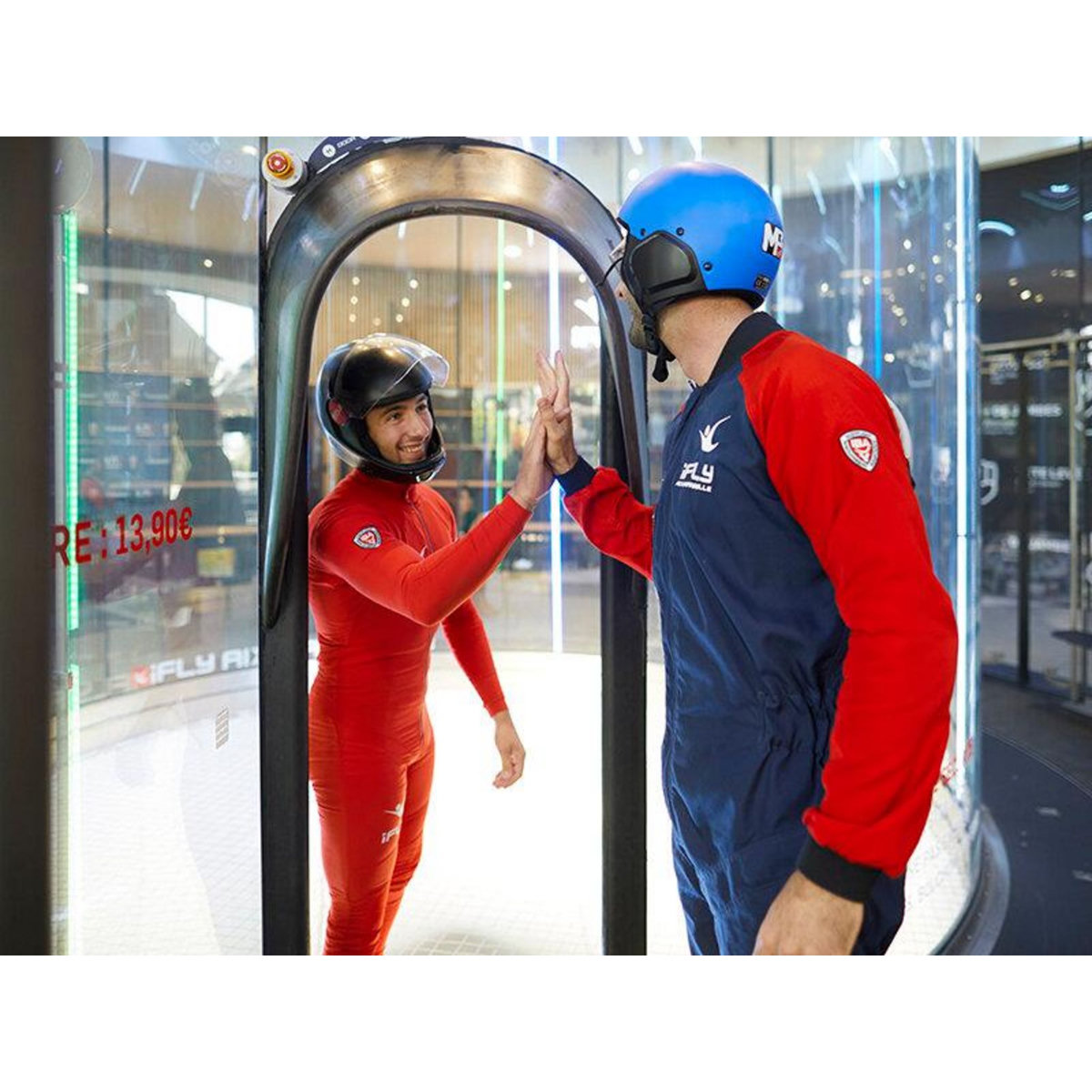 Smartbox 2 vols en chute libre indoor avec iFLY Aix-Marseille pour 2 personnes - Coffret Cadeau Sport & Aventure