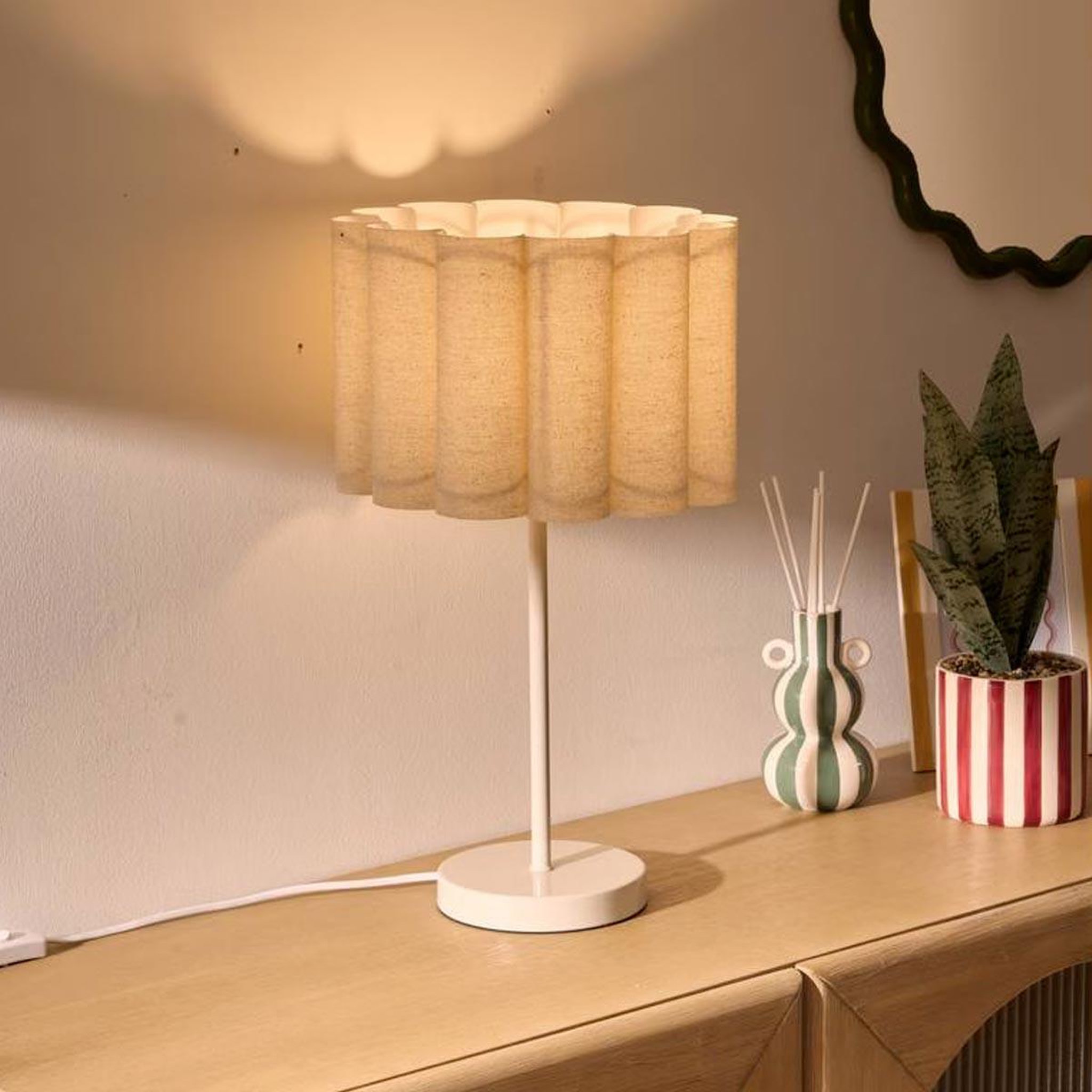 Voir la diapositive 4 : ATMOSPHERA Lampe à poser en métal  rona  49cm beige