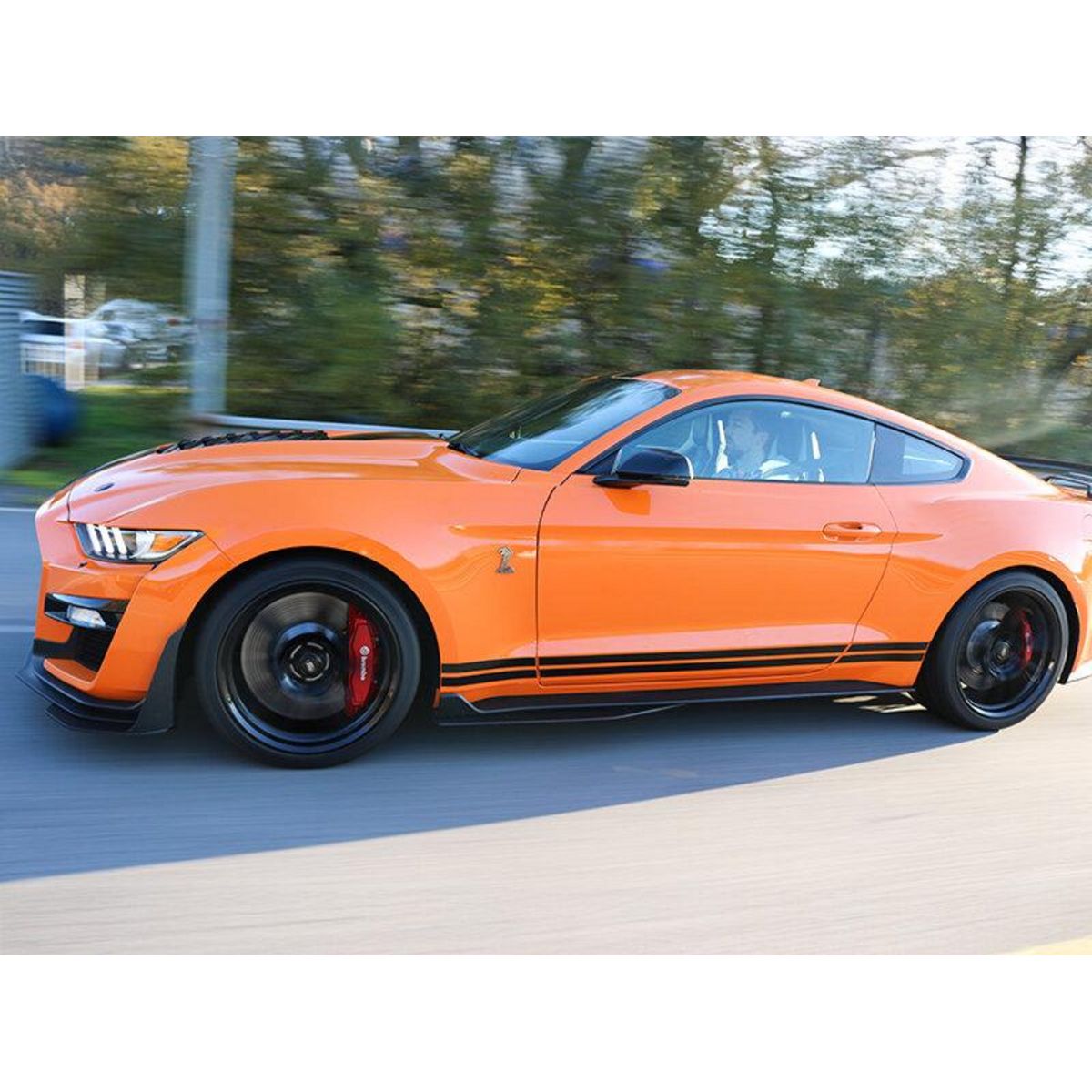 Smartbox Stage de pilotage : 3 tours de circuit au volant d'une Mustang Shelby GT500 - Coffret Cadeau Sport & Aventure