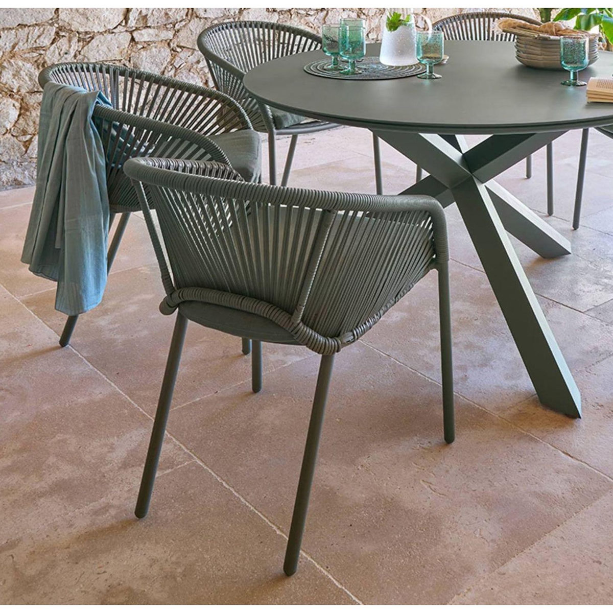 HESPERIDE Fauteuil de jardin empilable en aluminium ORYON