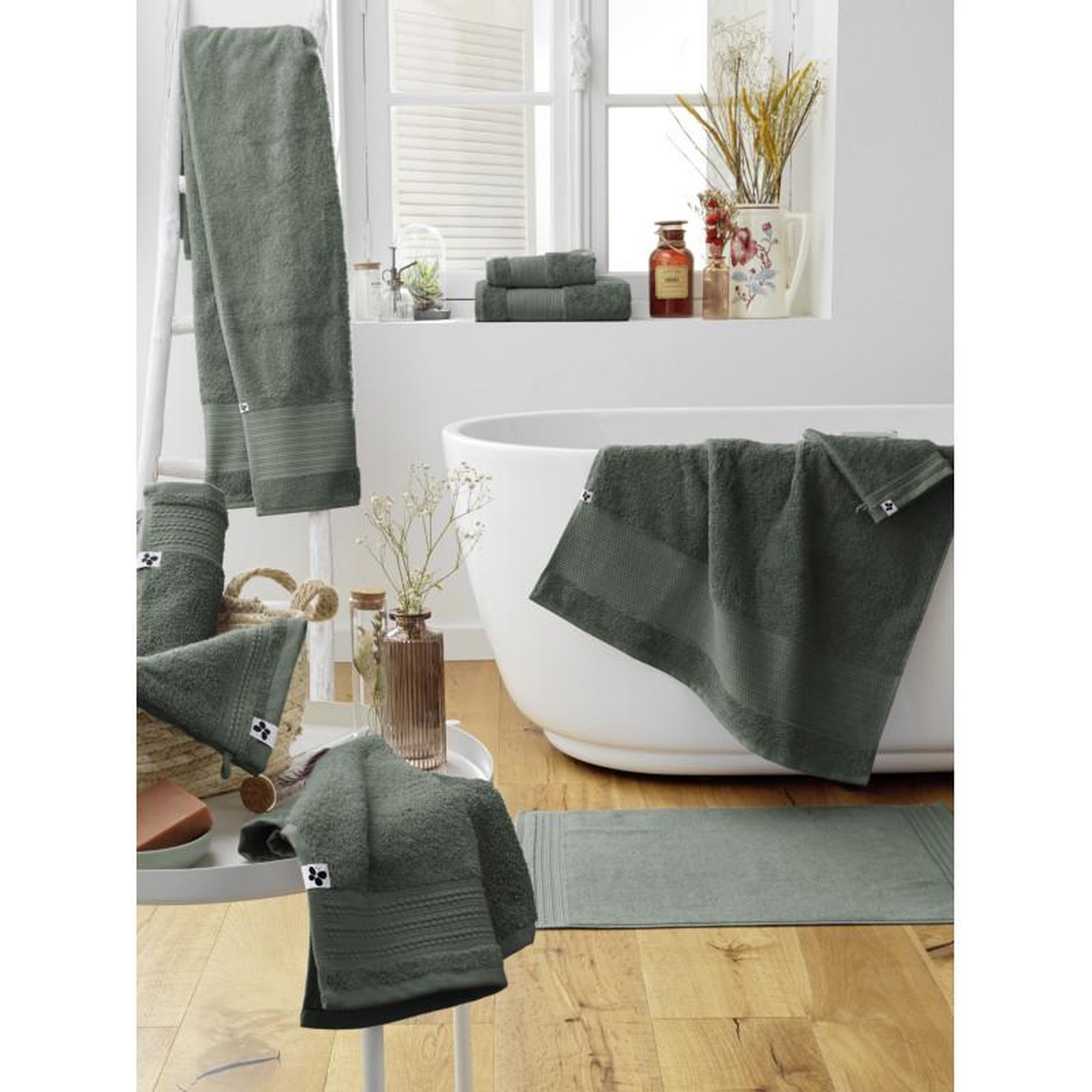 Voir la diapositive 3 : L EFFET PAPILLON Tapis de bain  Garance  50 x 70 cm / 100% Coton Bio / 600 gr/m² l'Effet Papillon -  - Tapis de bain 50 x 70 cm
