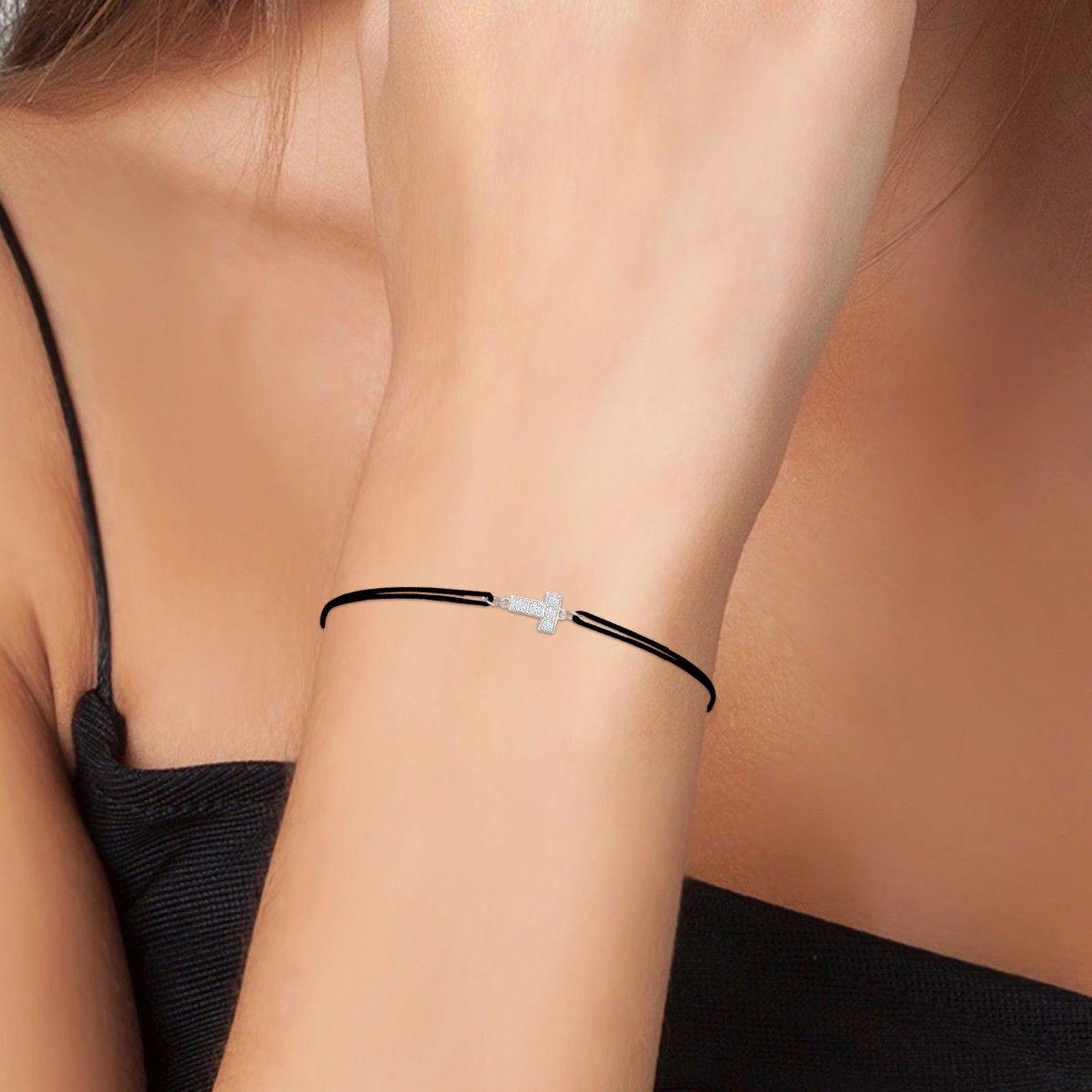 Voir la diapositive 2 : SC CRYSTAL Bracelet lettre T élastique noir SC Crystal orné de Cristaux scintillants