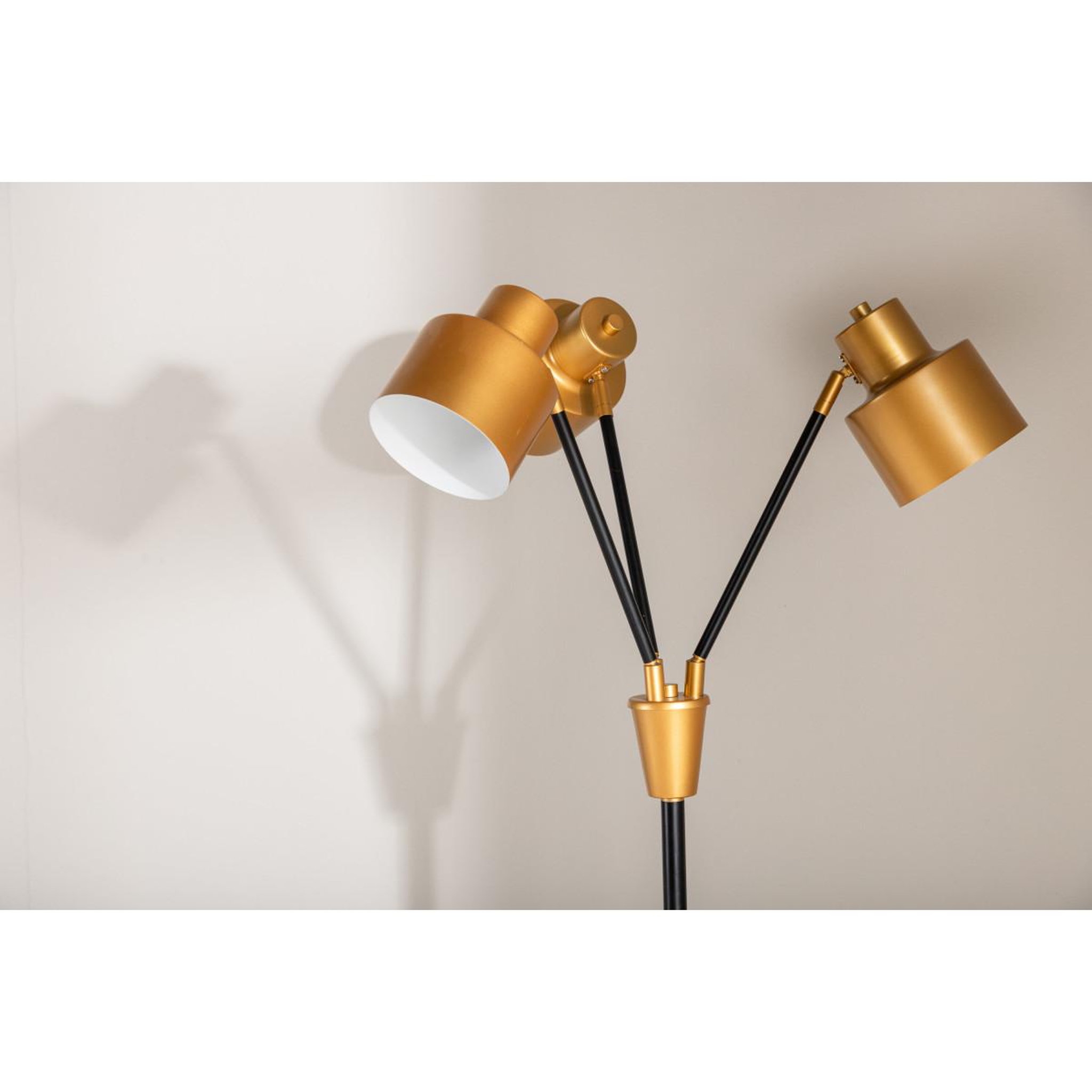 Voir la diapositive 5 : Paris Prix Lampadaire 3 spots en métal  vifta  178cm noir & or