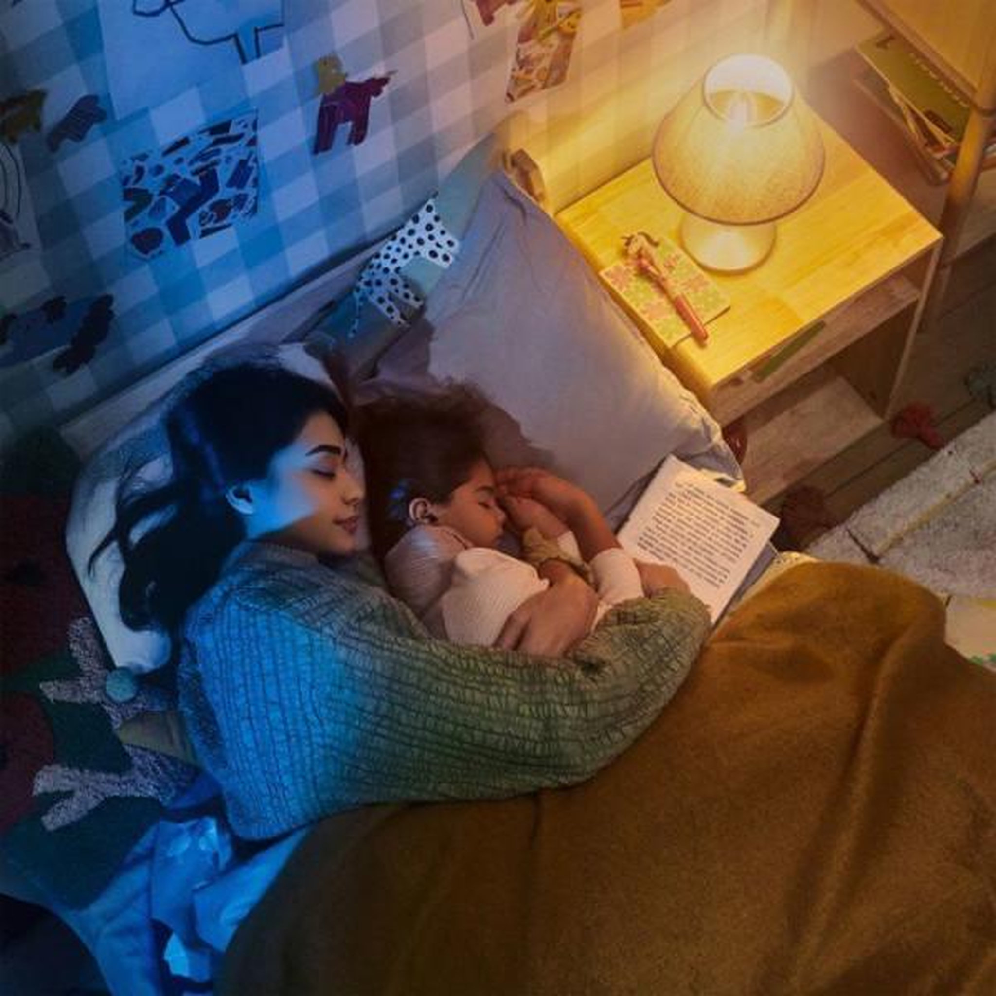 Voir la diapositive 6 : Philips Ventilateur de plafond - plafonnier  - philips - bliss - pales rétractables - diametre 106 cm - blanc - led intégrée + télécommande