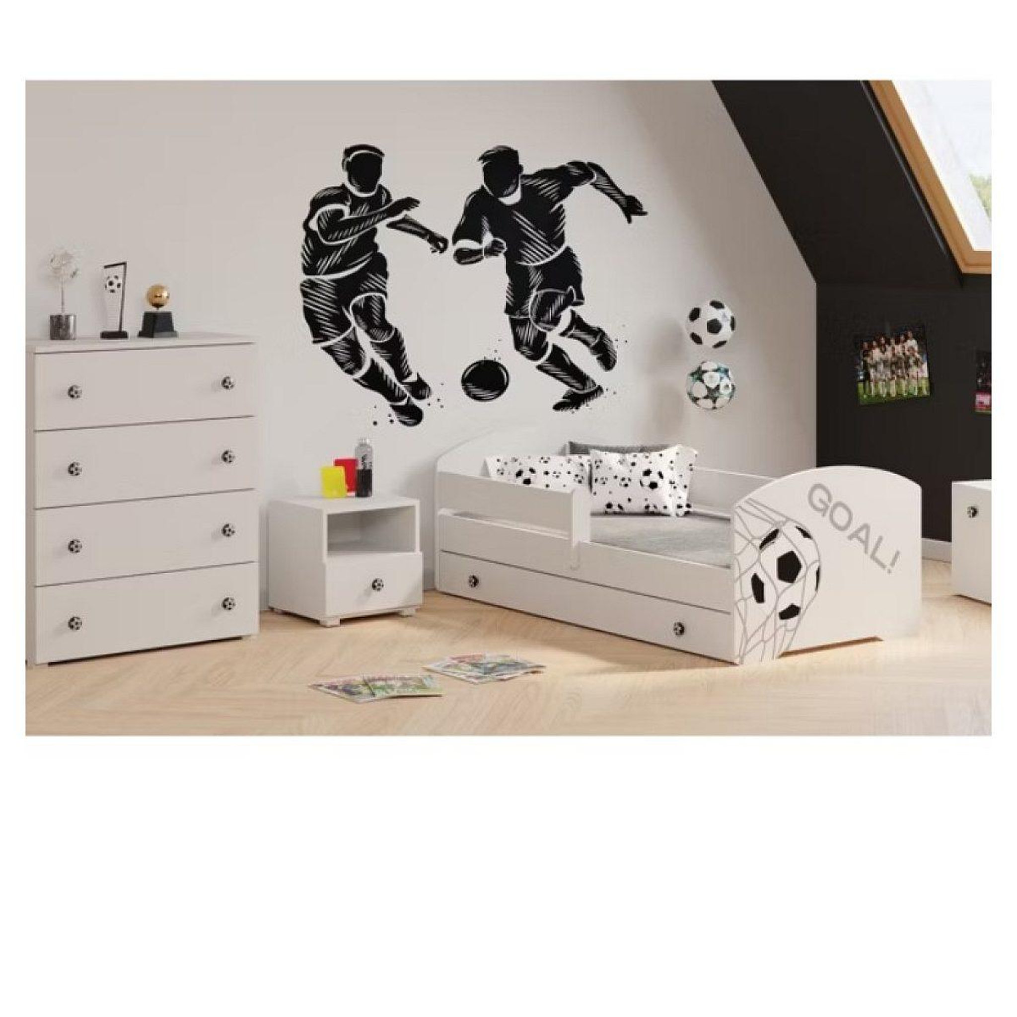 Voir la diapositive 2 : 1001JOUETS Commode blanche - poignées football