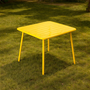 Voir la diapositive 2 : CONCEPT USINE Table carrée 4 places 70x70cm jaune BERGAME