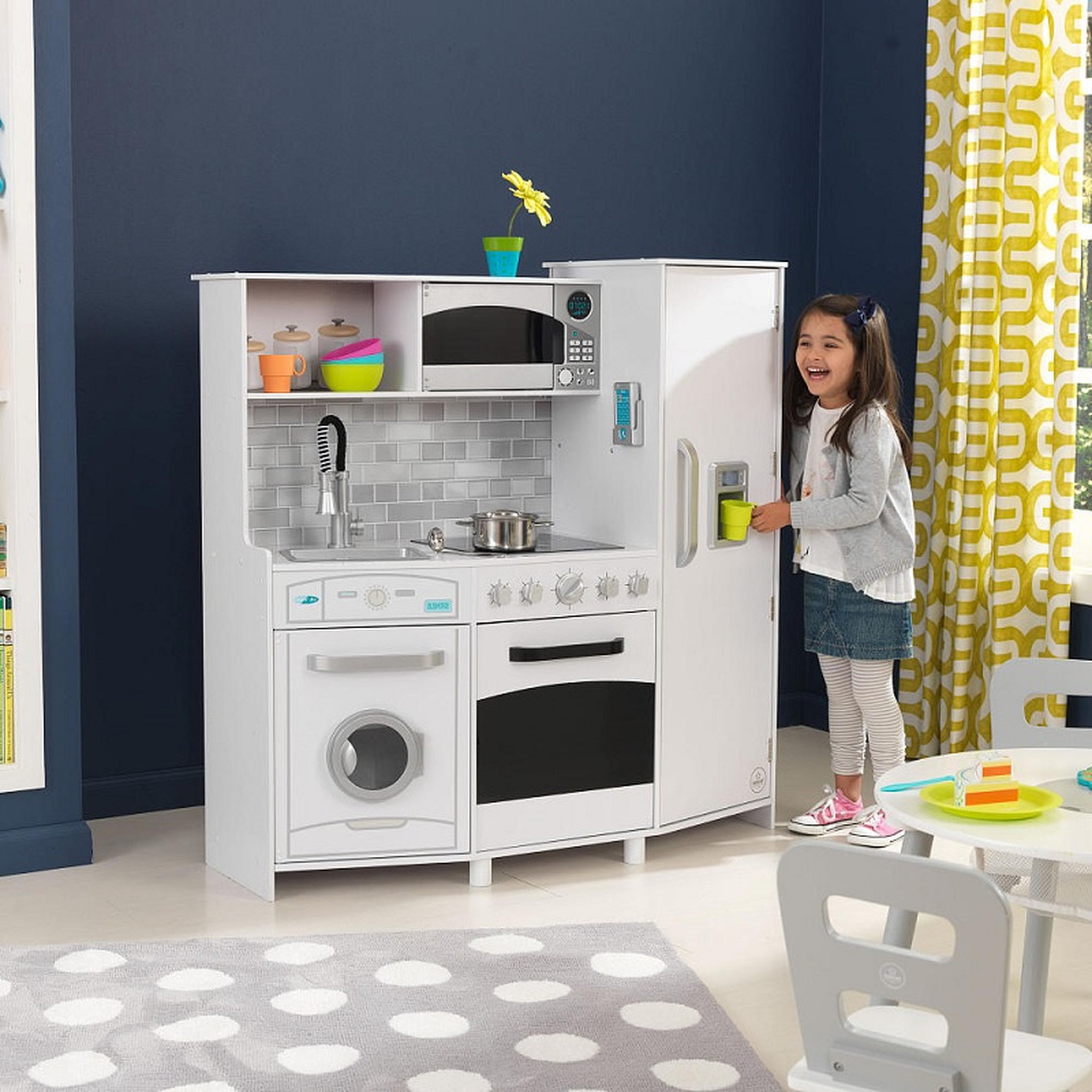 Voir la diapositive 4 : Kidkraft Grande cuisine en bois avec sons et lumières - Jeu d'imitation
