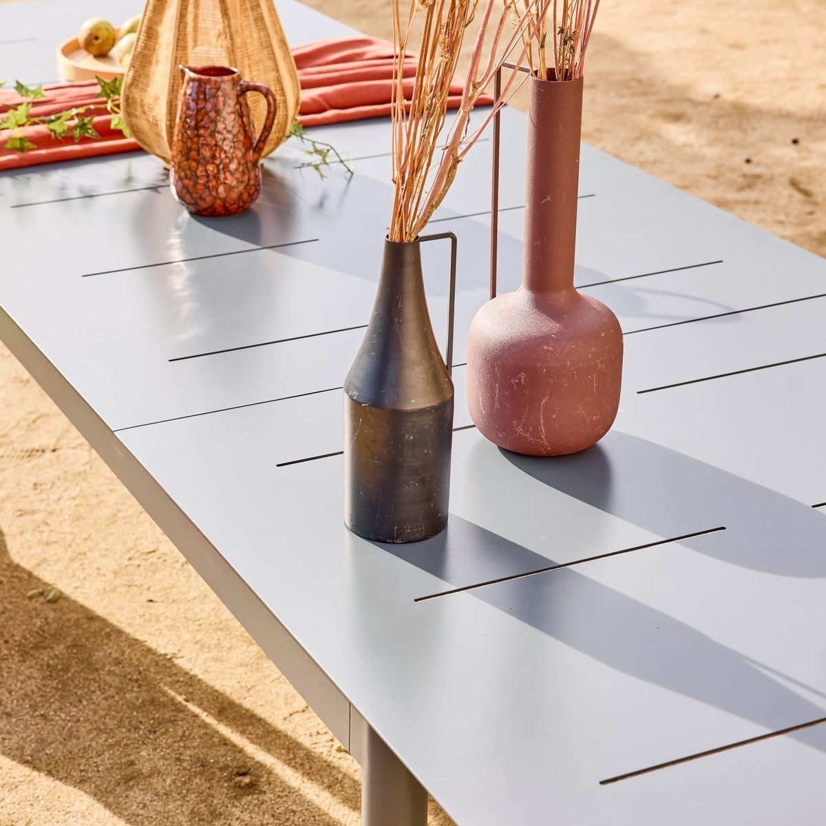 SWEEEK Table de jardin CHARLESTON extensible aluminium, 8 places, 210/300 x 100 x 75,5 cm