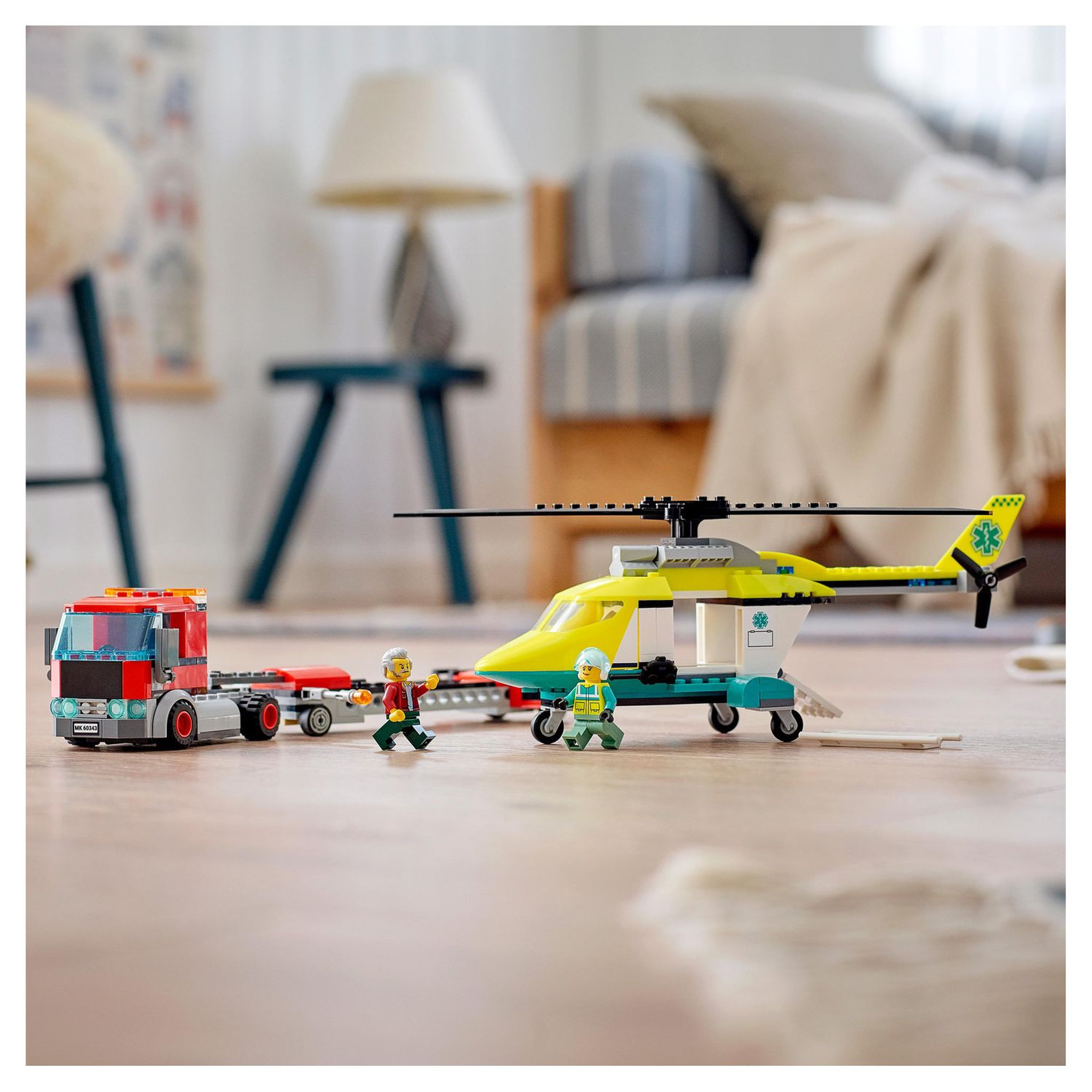 Voir la diapositive 7 : LEGO City Great Vehicles 60343 - Le Transport de L&rsquo;Hélicoptère de Secours, Jouet Camion
