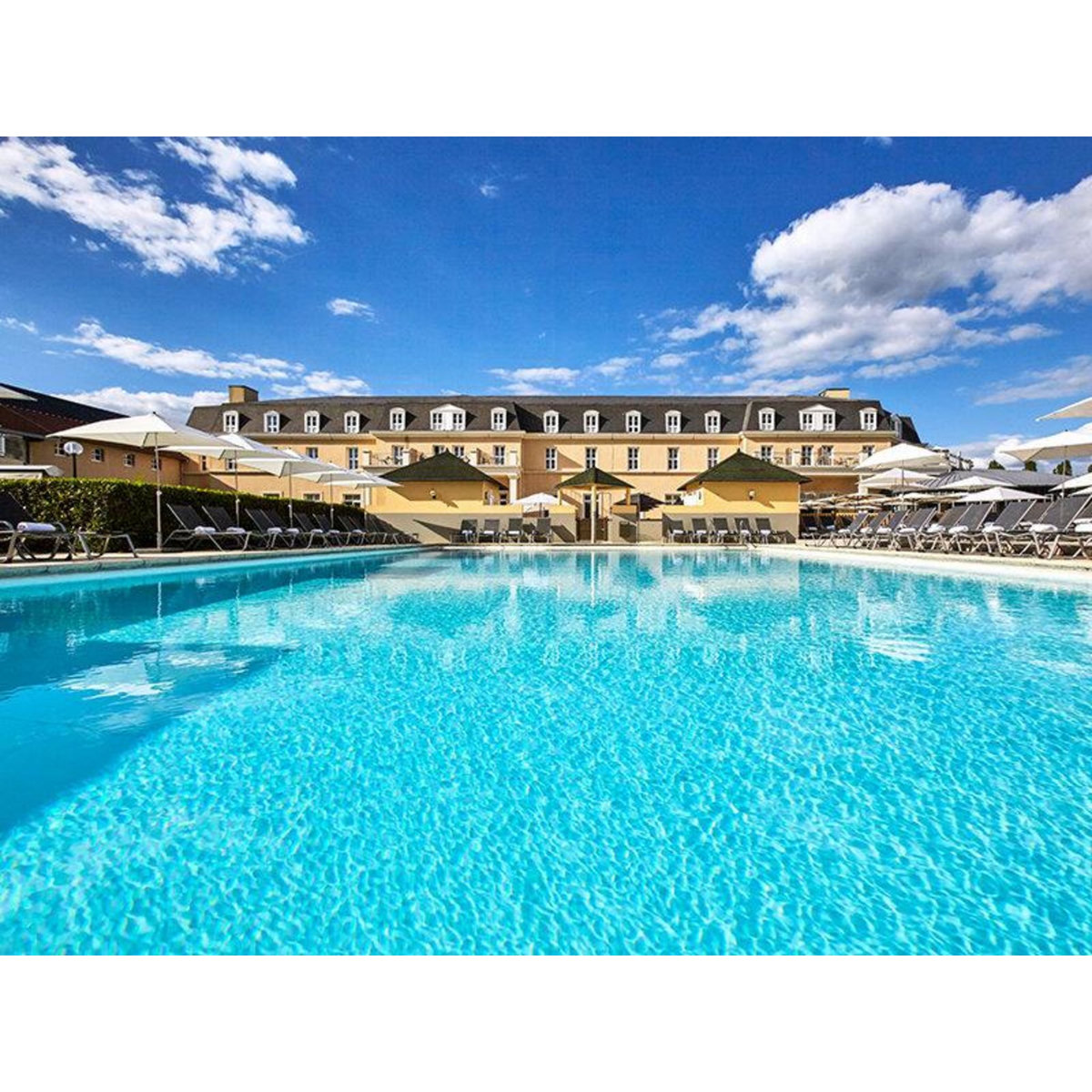 Smartbox Séjour golf et spa en hôtel 4* Mercure Chantilly Resort & Conventions - Coffret Cadeau Séjour