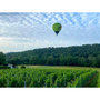 Voir la diapositive 4 : Smartbox Vol en montgolfière pour 2 personnes au-dessus des vignobles du Beaujolais en semaine - Coffret Cadeau Sport & Aventure