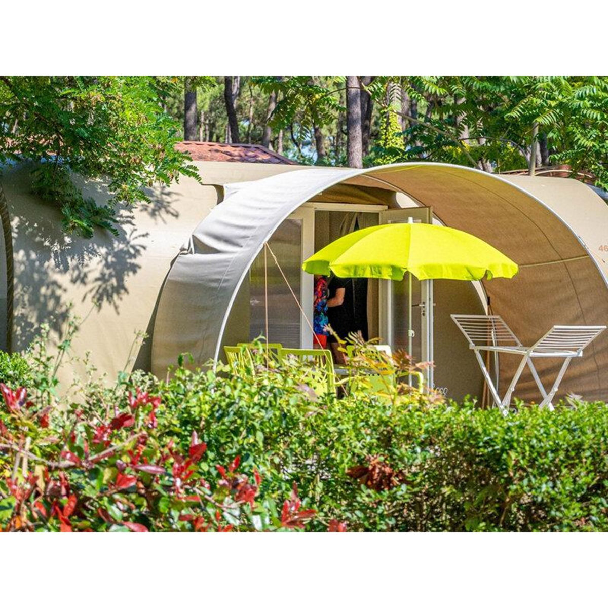 Smartbox 2 jours insolites en famille en coco sweet dans un camping 4* près des Sables-d'Olonne avec minigolf - Coffret Cadeau Séjour