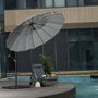 Voir la diapositive 4 : OUTSUNNY Parasol déporté rond inclinable manivelle piètement mât métal. dim. Ø 2,96 x 2,6H m polyester haute densité gris