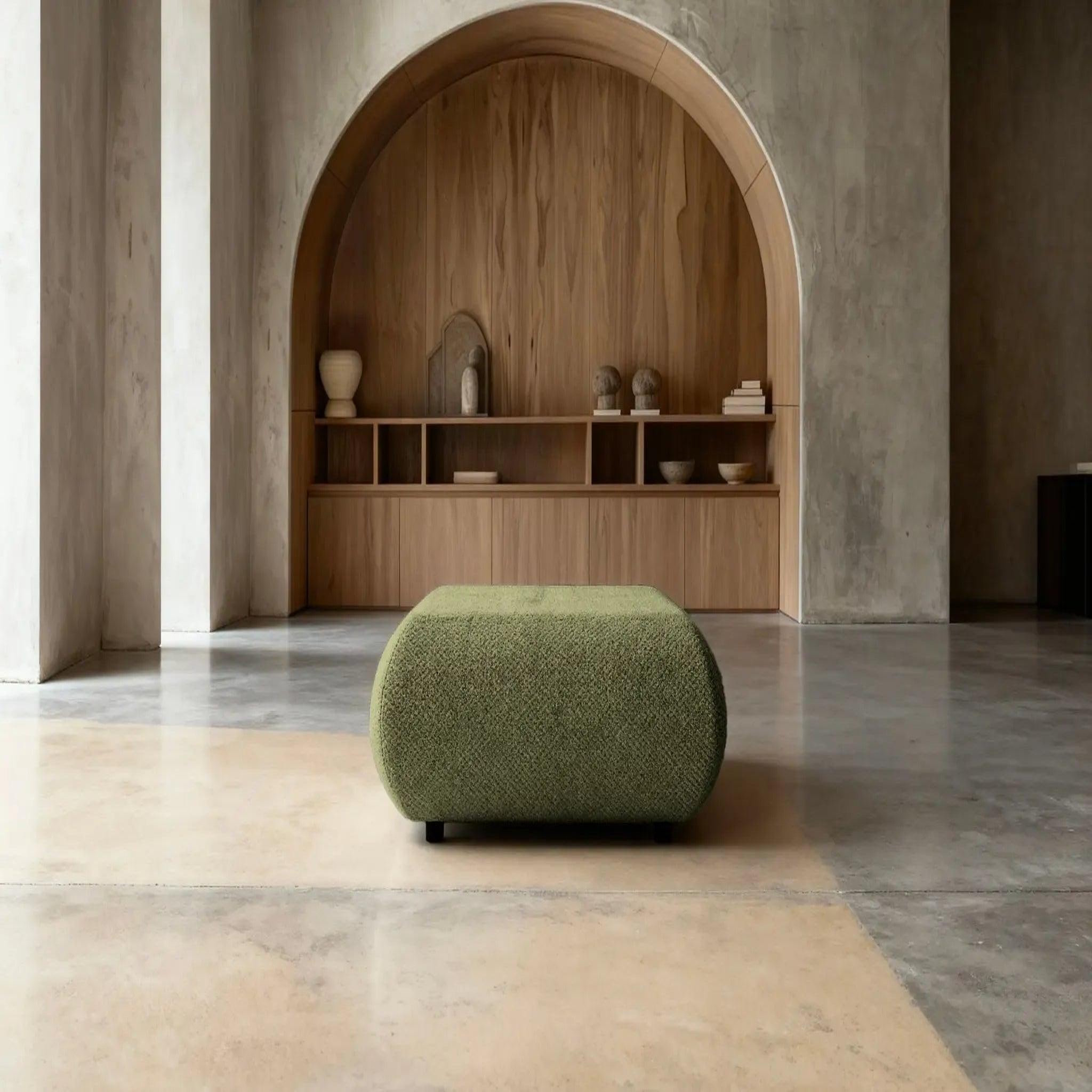 Voir la diapositive 3 : CASANOVA PARIS Levi - pouf tissu lisse