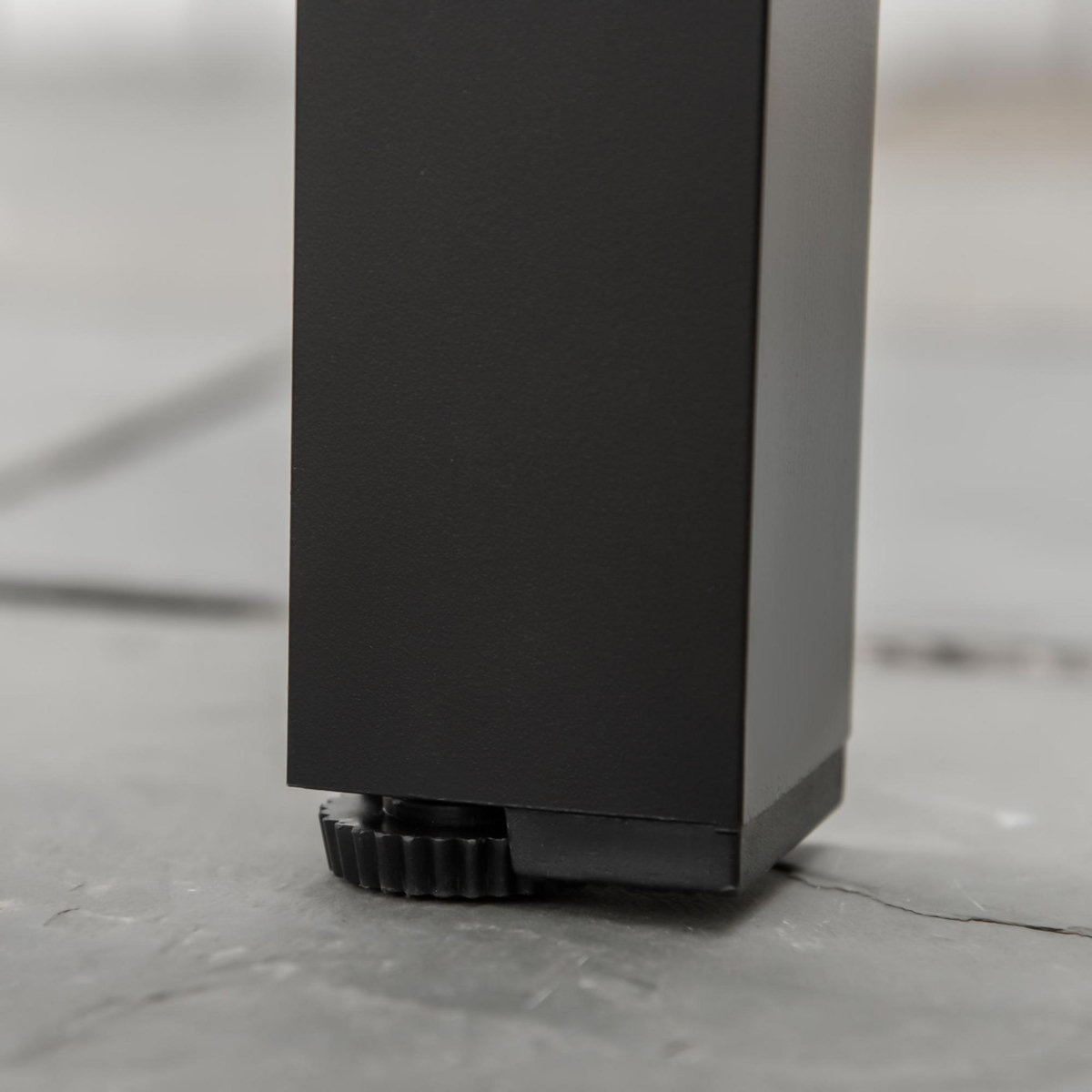 OUTSUNNY Table de jardin 2 personnes dim. 78 x 78 x 74 cm aluminium noir plastique effet bois