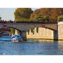 Voir la diapositive 3 : Smartbox 2h de balade en bateau bus avec coupe de champagne pour 2 à Paris - Coffret Cadeau Sport & Aventure