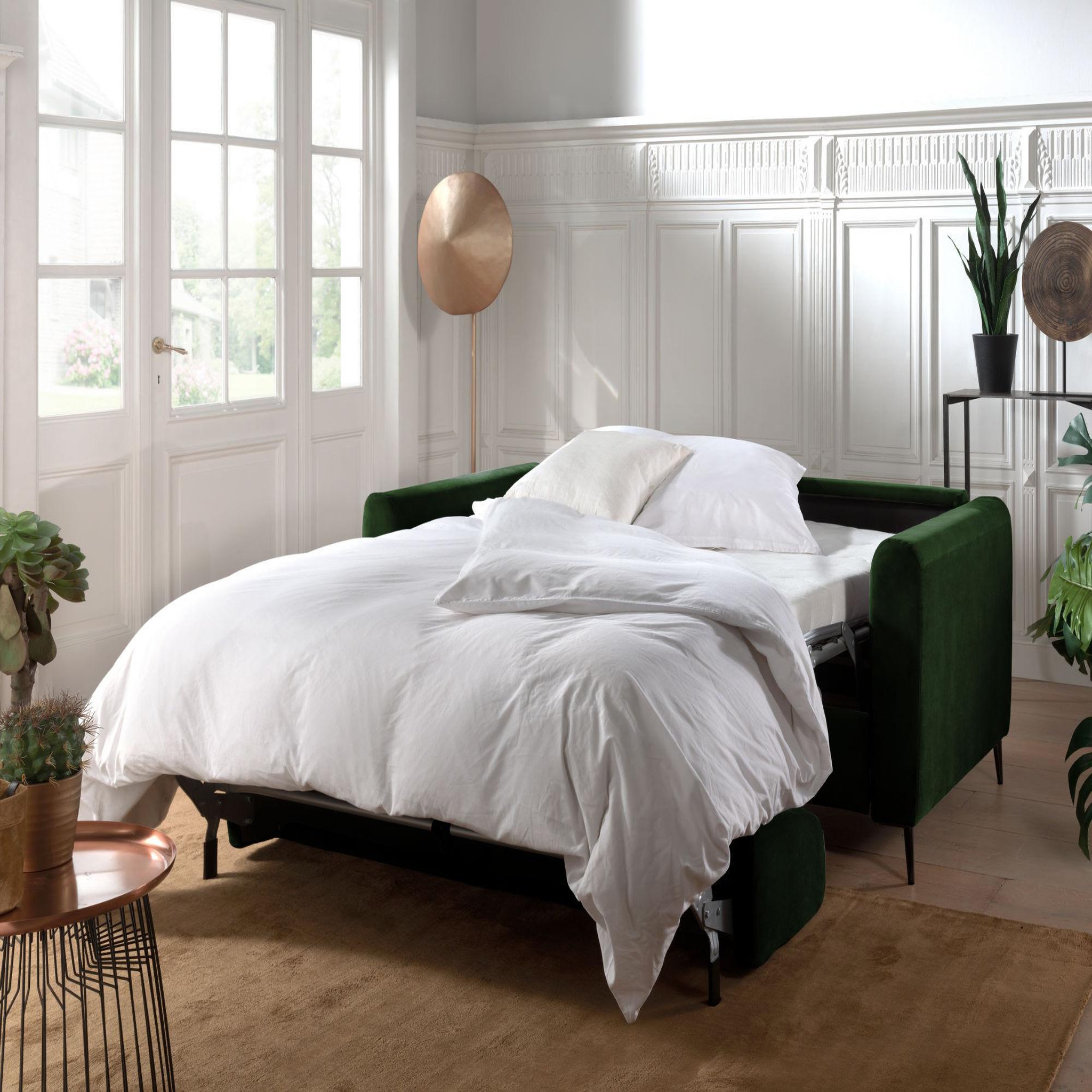 Voir la diapositive 2 : LISA DESIGN Owen - canapé 3 places convertible express couchage quotidien 140 cm matelas 12 cm en velours
