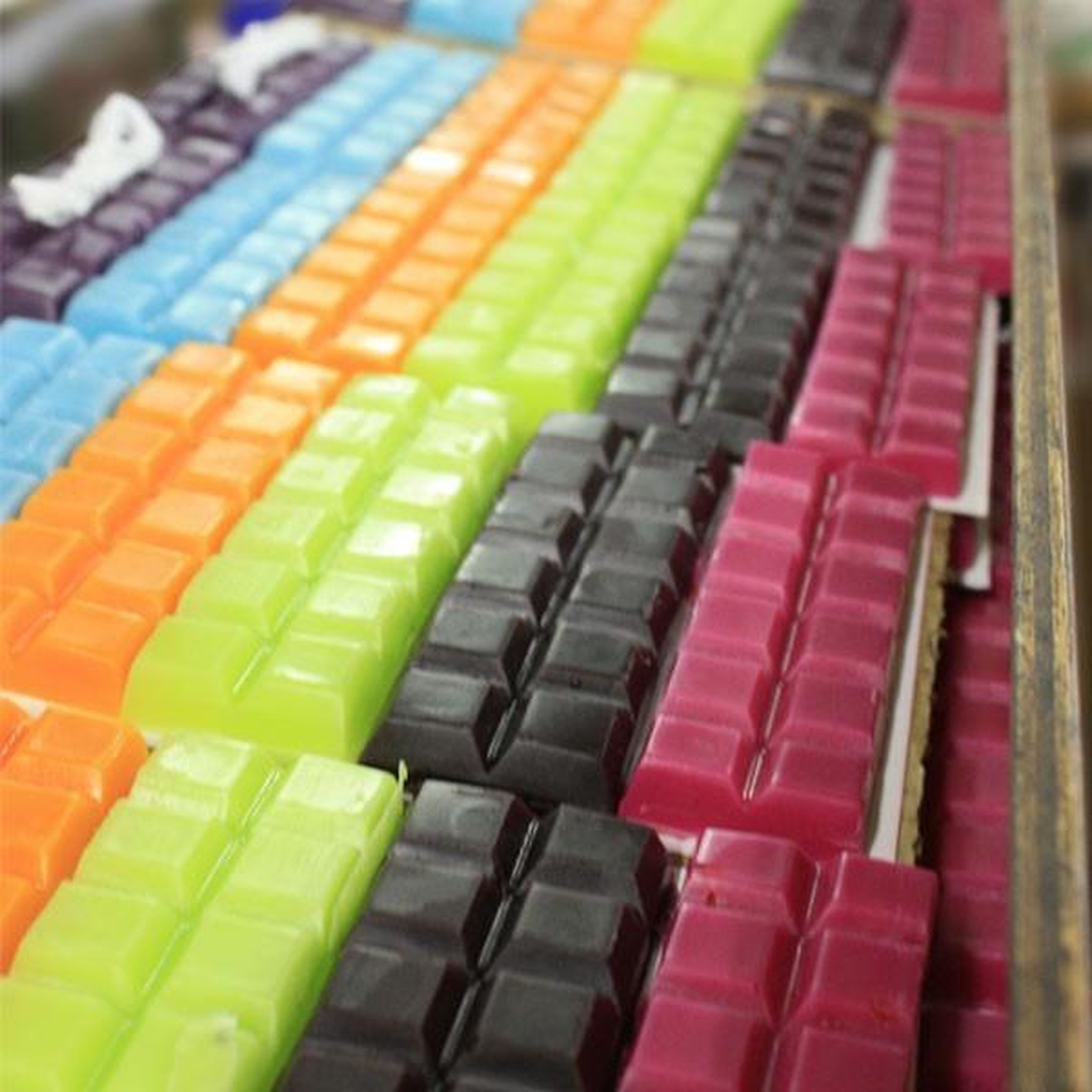 Voir la diapositive 2 : Graine créative Cire à bougie 6 couleurs vives 240 g + mèche