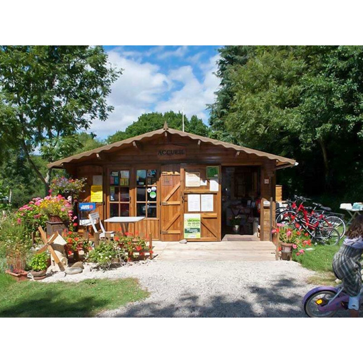 Smartbox Escapade insolite en famille en bord de mer : 3 jours en tente lodge près de Lorient - Coffret Cadeau Séjour