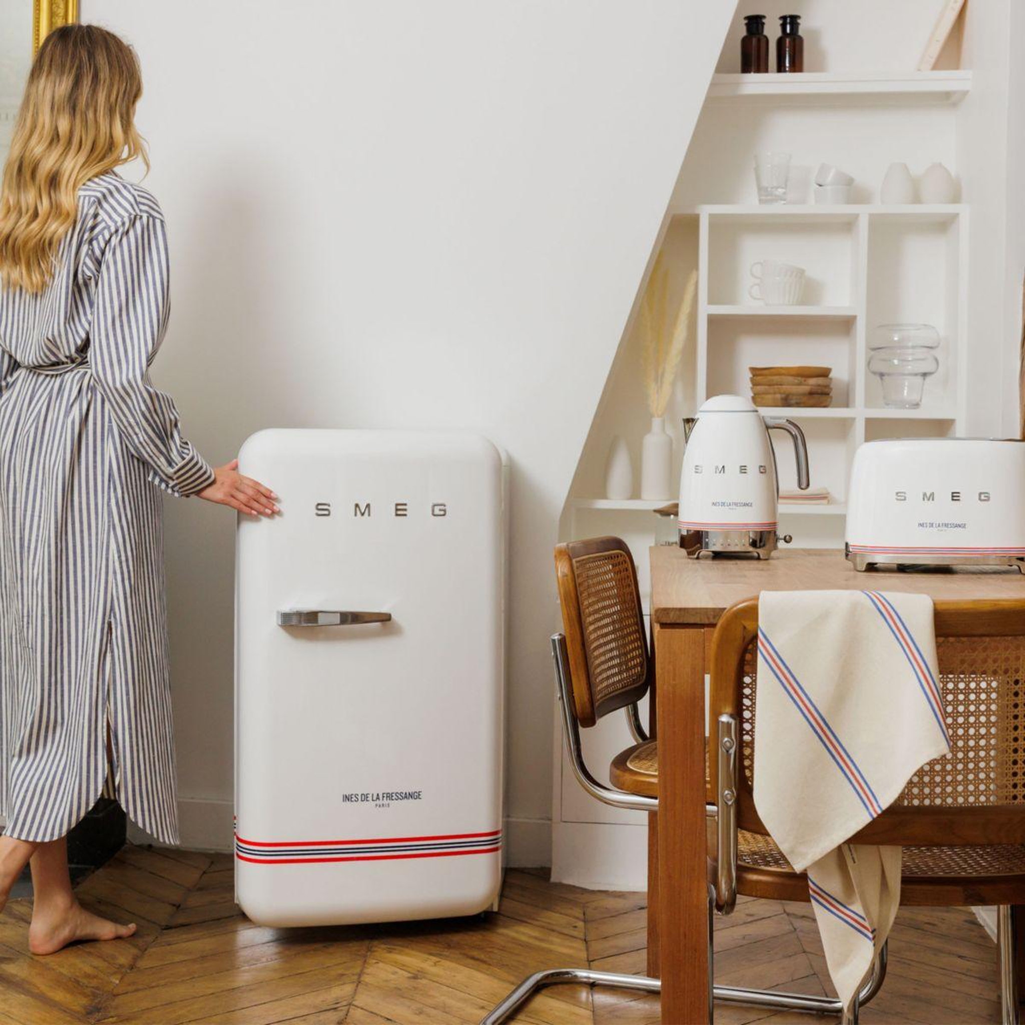 Voir la diapositive 4 : SMEG Réfrigérateur top fab10rdif6 ines de la fressange
