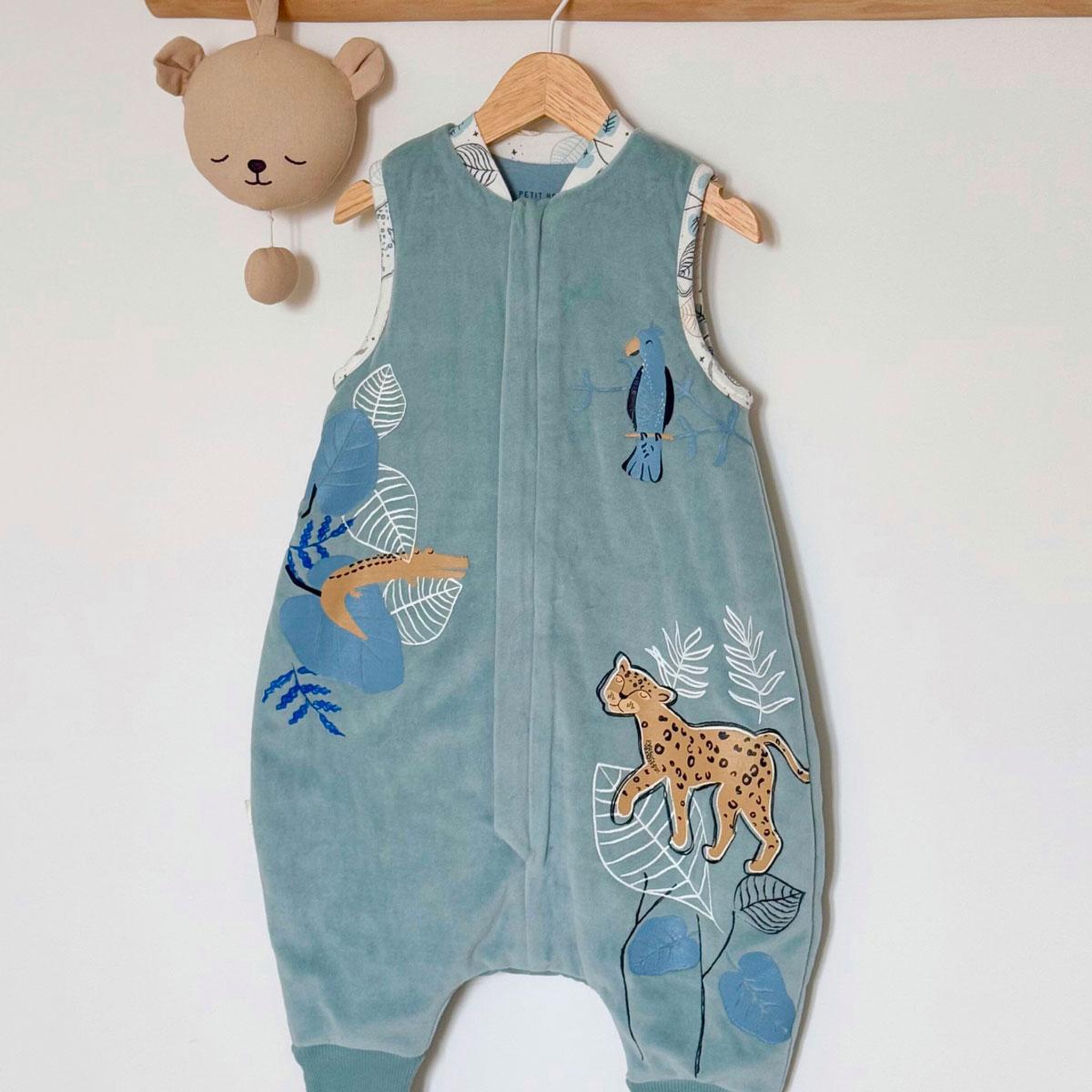 Voir la diapositive 6 : Petit Béguin Turbulette d'hiver en velours avec pieds retroussables félintrépide