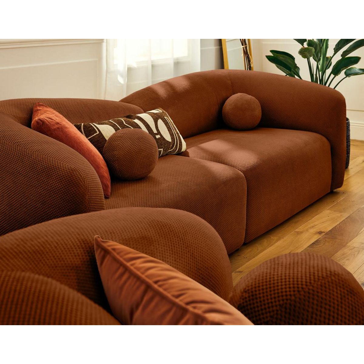 LISA DESIGN Charles - canapé droit 4 places en velours texturé