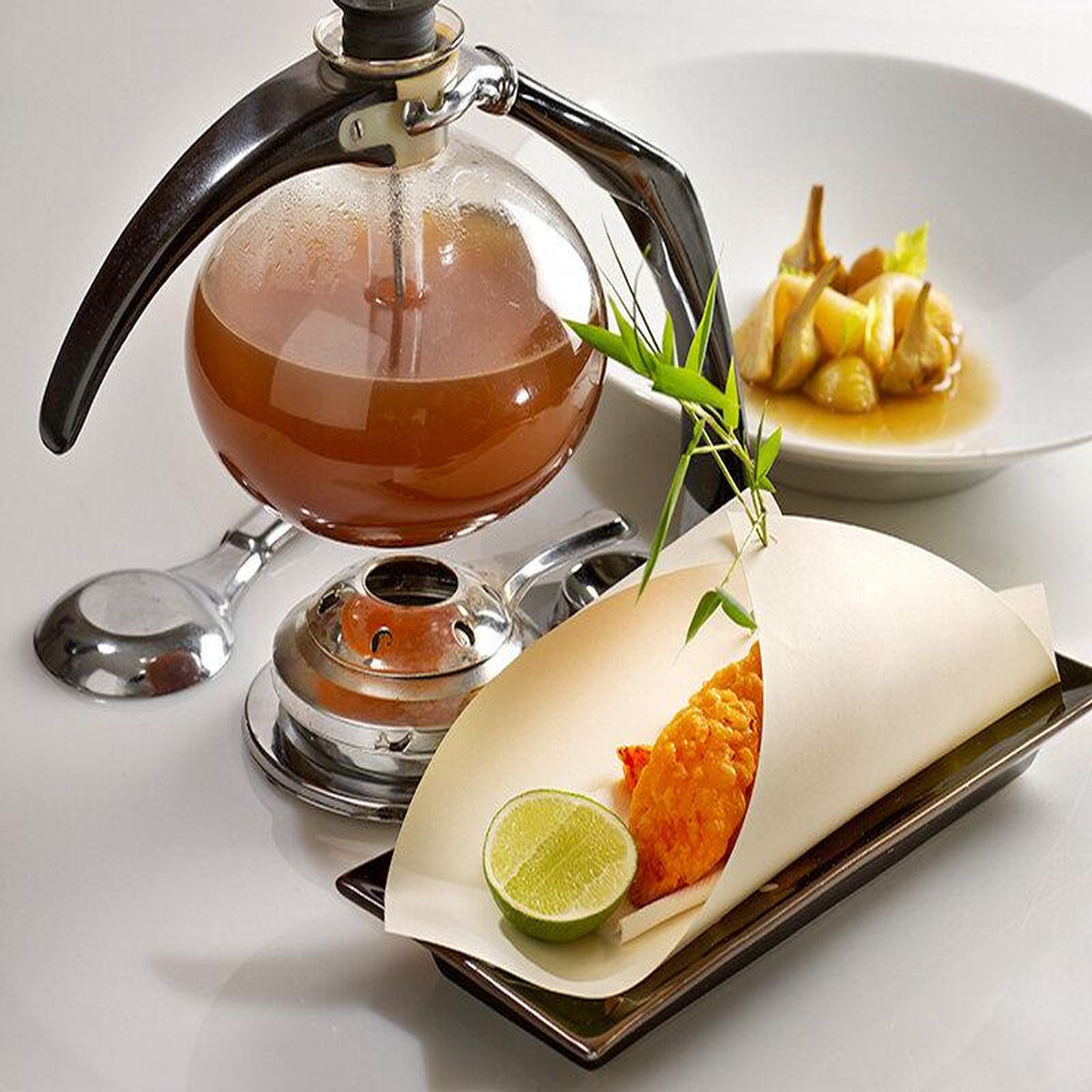 Voir la diapositive 2 : Smartbox Dîner d'anniversaire gastronomique avec boissons ou apéritif - coffret cadeau gastronomie