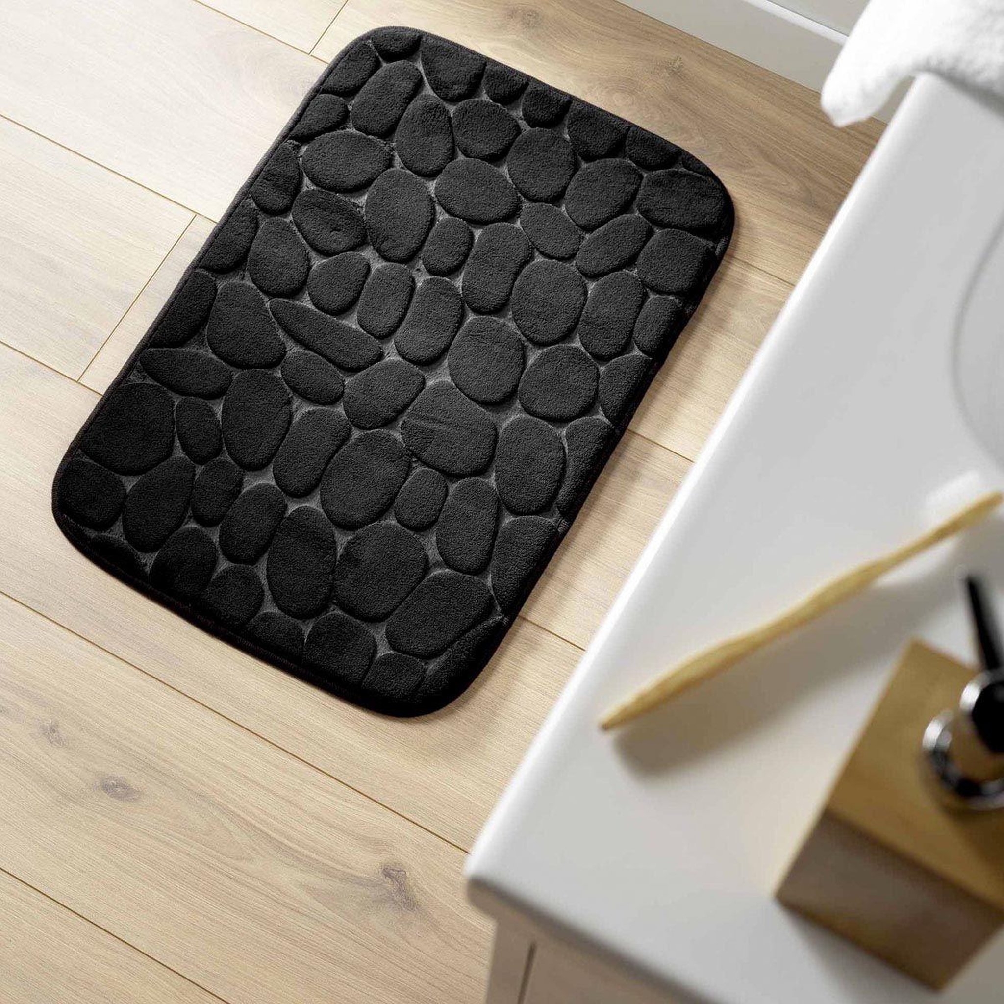 Voir la diapositive 3 : Douceur d'Intérieur Tapis de bain  ricochet  50x80cm noir