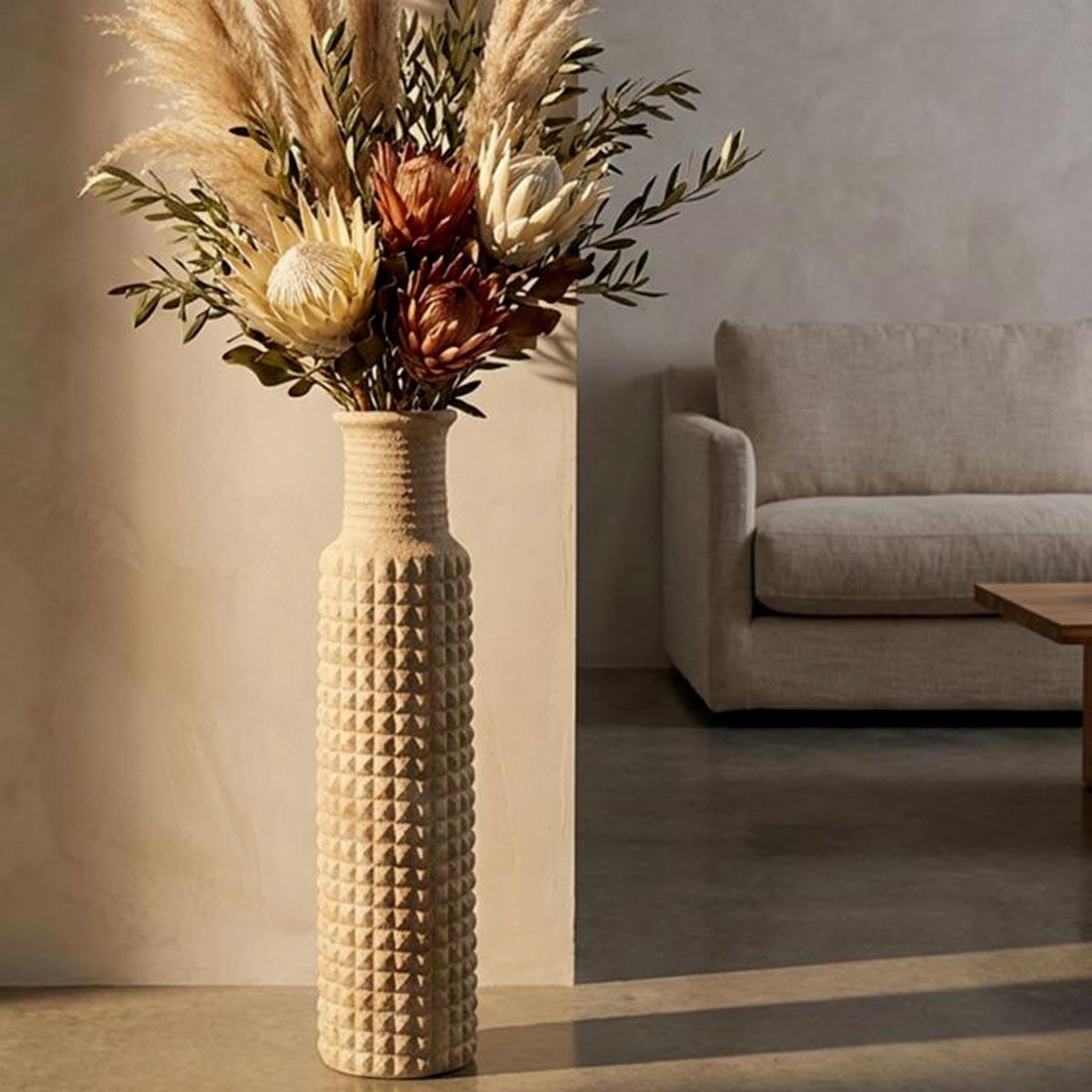 Voir la diapositive 6 : Paris Prix Vase design effet sable  sand  110cm beige