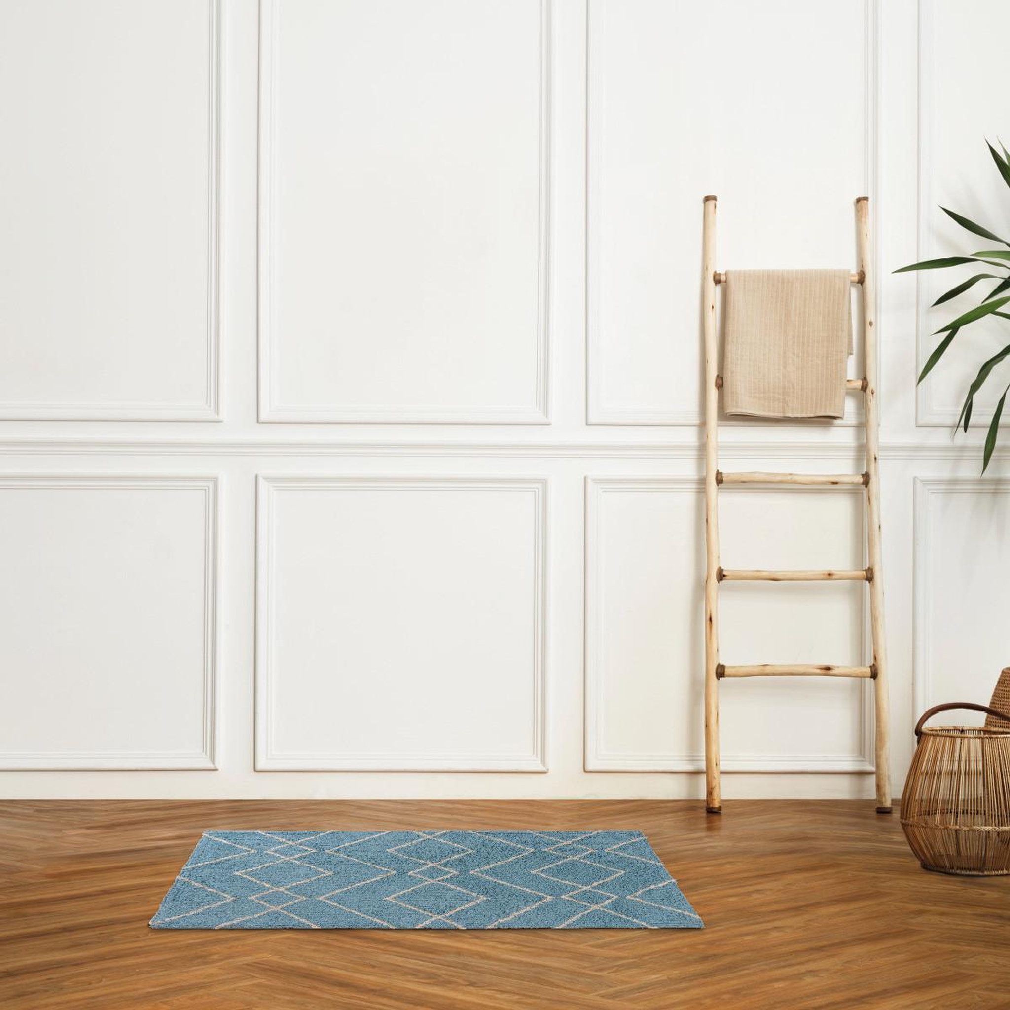 Voir la diapositive 2 : GUY LEVASSEUR Tapis déco en coton tufté fil doré 50x80cm