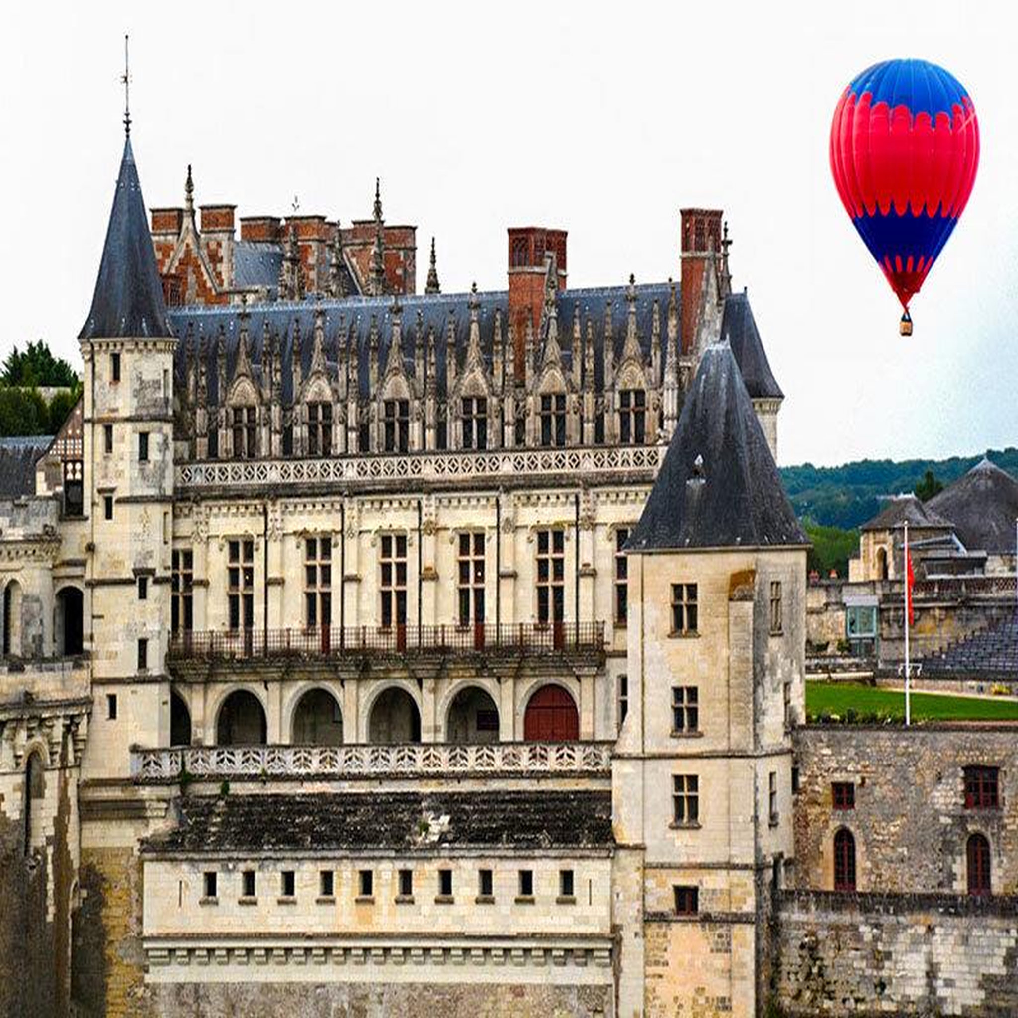 Voir la diapositive 4 : Smartbox Vol en montgolfière pour 2 au-dessus des vignobles de quincy - coffret cadeau sport & aventure