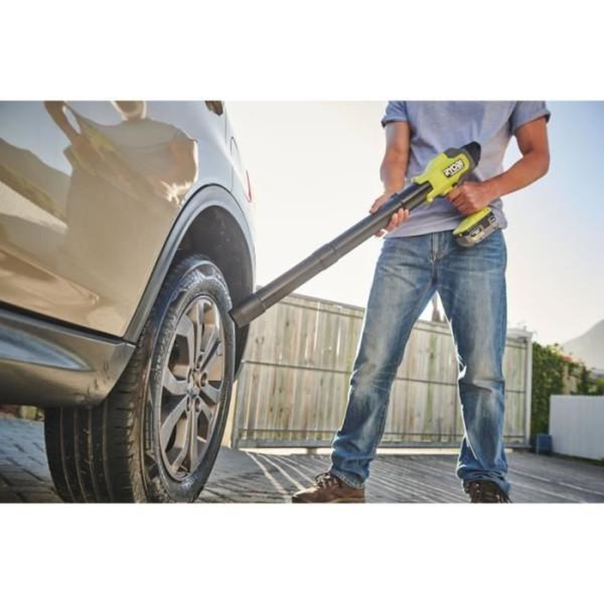 Voir la diapositive 2 : Ryobi Souffleur ultra compact - RYOBI - 18 V - Brushless - Vitesse max. 241,5 km/h - Débit air max. : 6,51 m³/min - Vendu sans batte