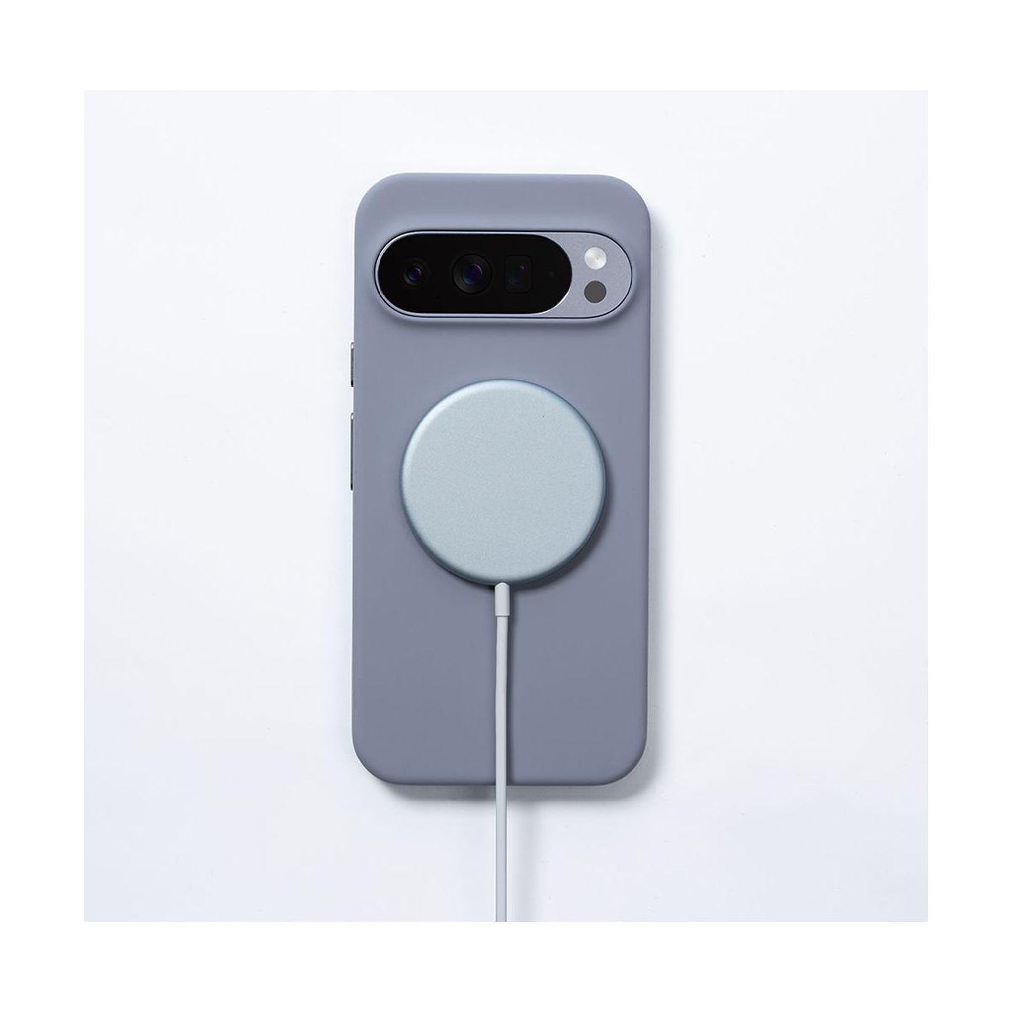Voir la diapositive 2 : GOOGLE Chargeur induction qi2 gris