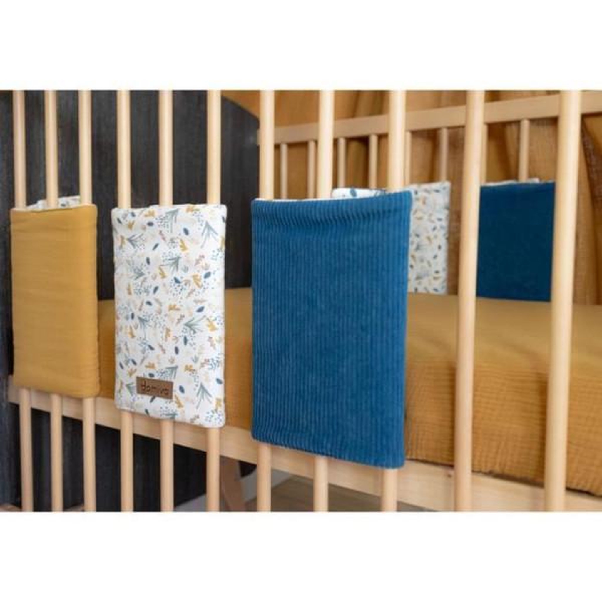 Voir la diapositive 2 : DOMIVA Tour de lit - DOMIVA - AU FIL DE L'EAU - Modulable - x6 - Ouvert 40 x 25 cm/fermé 17,5 x 25 cm