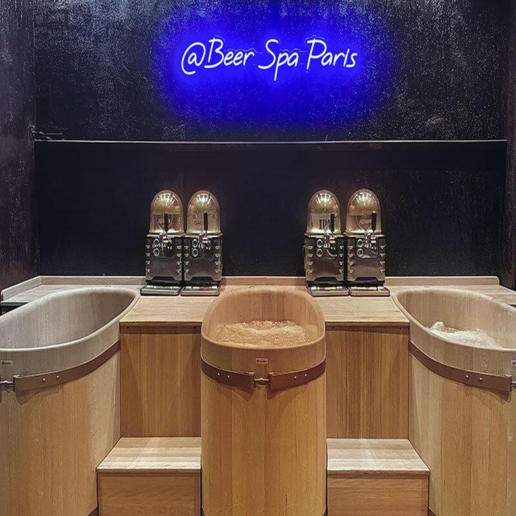 Voir la diapositive 4 : Smartbox Parenthèse insolite à paris pour 2 : 1h d'accès au spa bain de bière avec dégustation - coffret cadeau bien-être