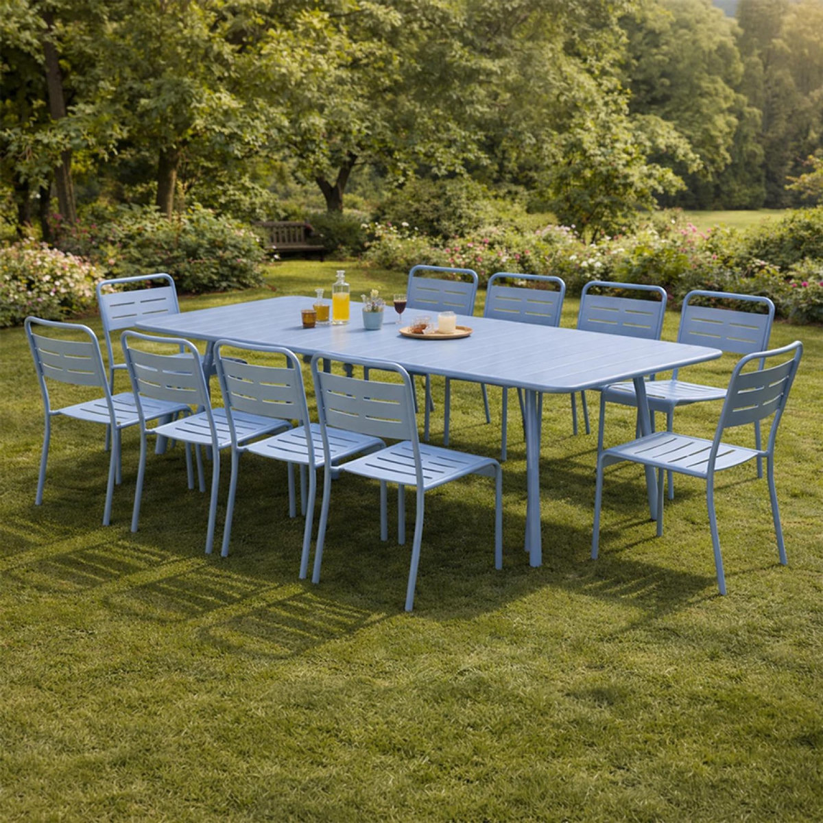 CONCEPT USINE Ensemble table de jardin 200 cm et 8 chaises bleu BERGAME