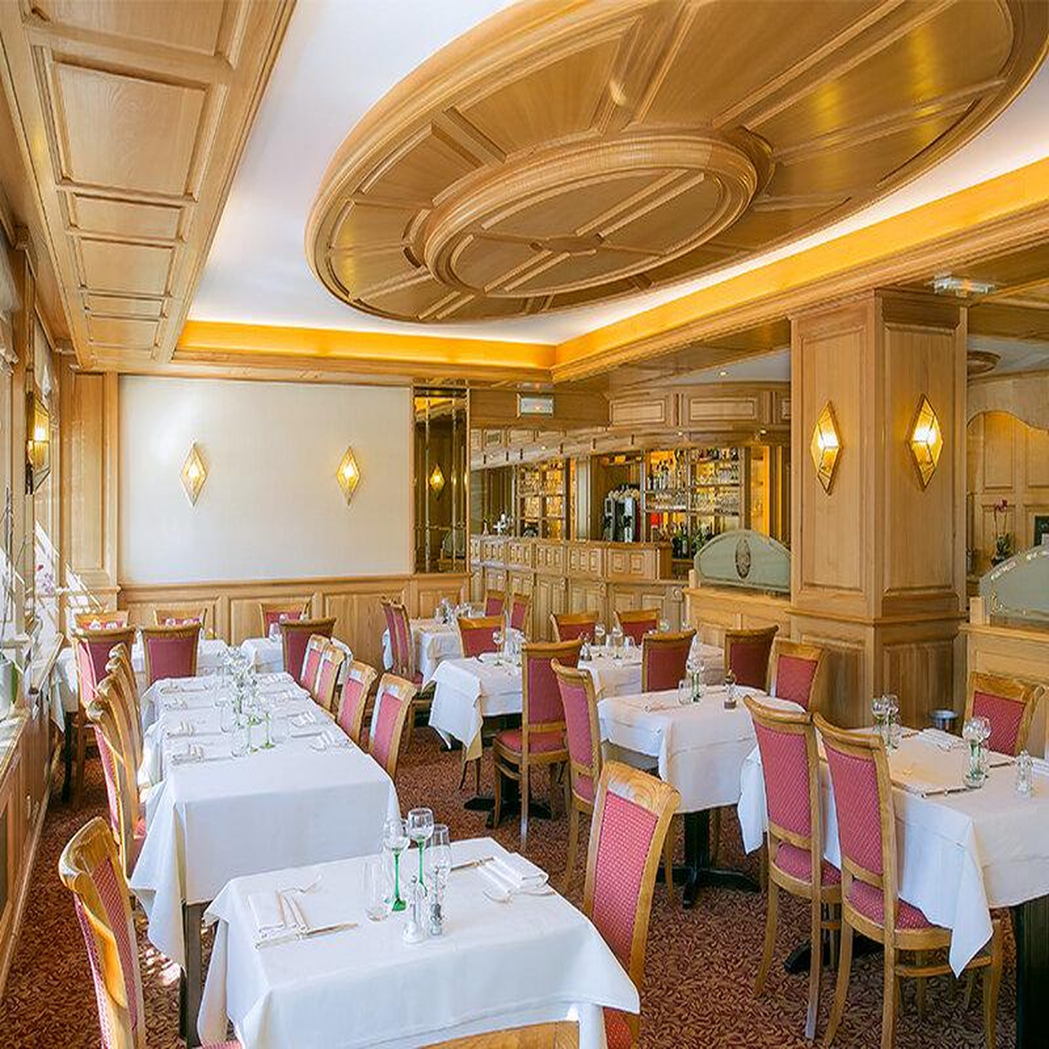 Voir la diapositive 4 : Smartbox Séjour de 2 nuits au best western plus au cheval blanc mulhouse nord 4* avec spa - coffret cadeau séjour