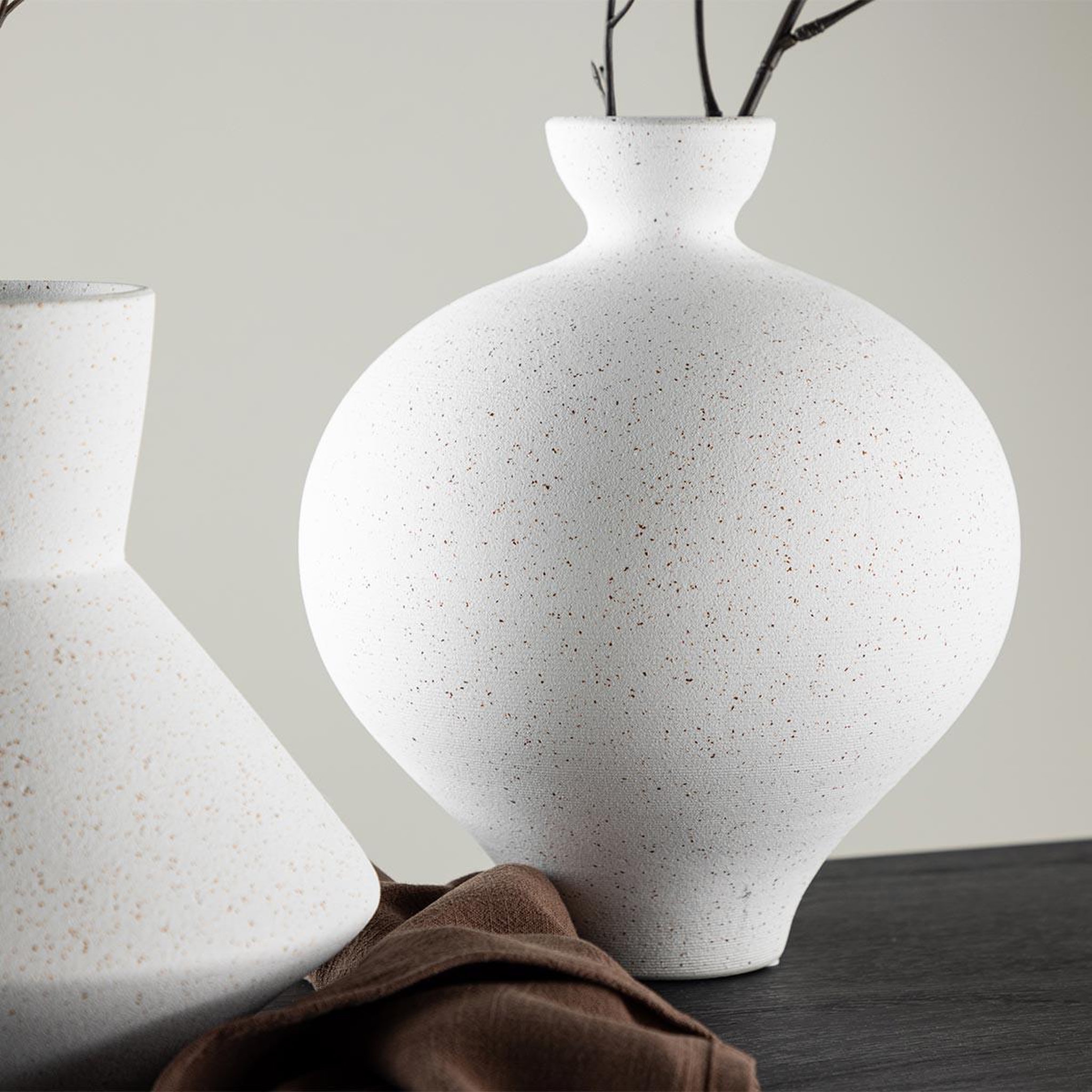 Voir la diapositive 2 : Paris Prix Vase déco  rellis  24cm blanc