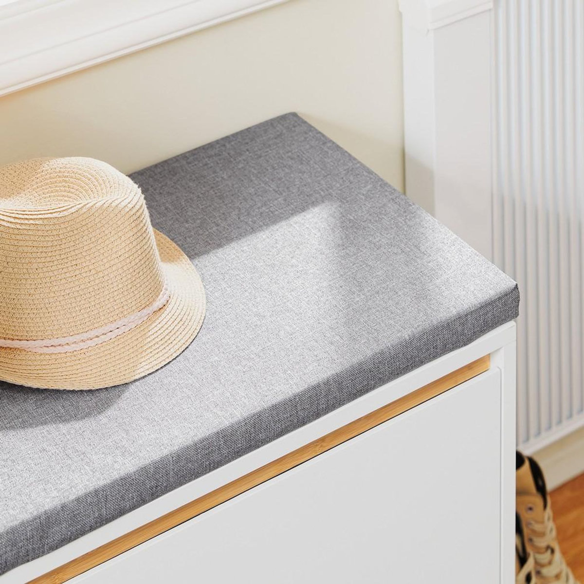 SOBUY SoBuy - Banc de rangement à chaussures avec une porte - Couleur Bois - 60x34x55cm - FSR191-NW