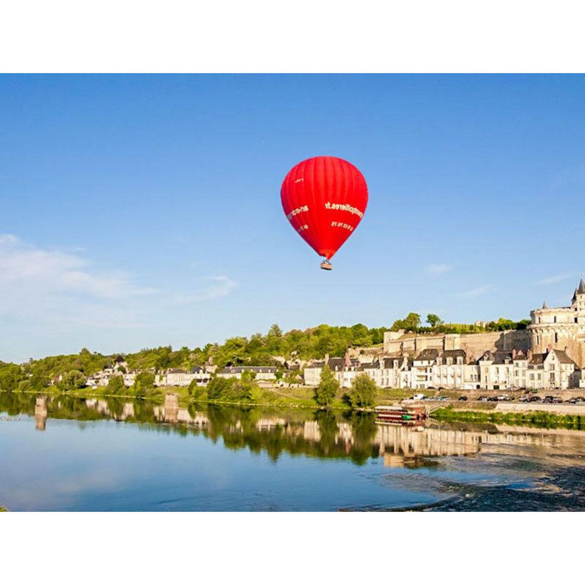 Smartbox Vol en montgolfière pour 2 personnes au-dessus du château d'Amboise - Coffret Cadeau Sport & Aventure