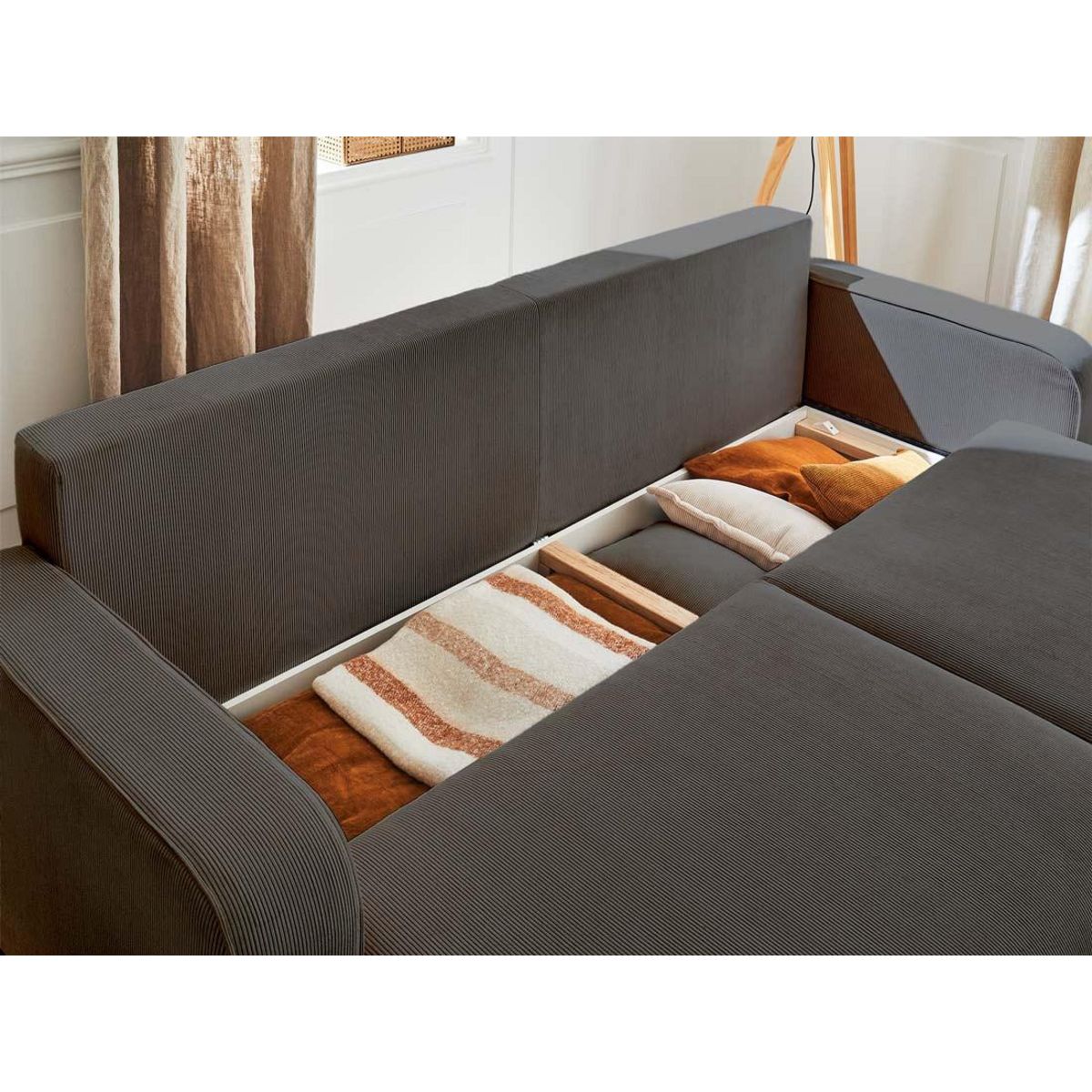 LISA DESIGN Albane - canapé 3 places - convertible avec coffre - en velours côtelé